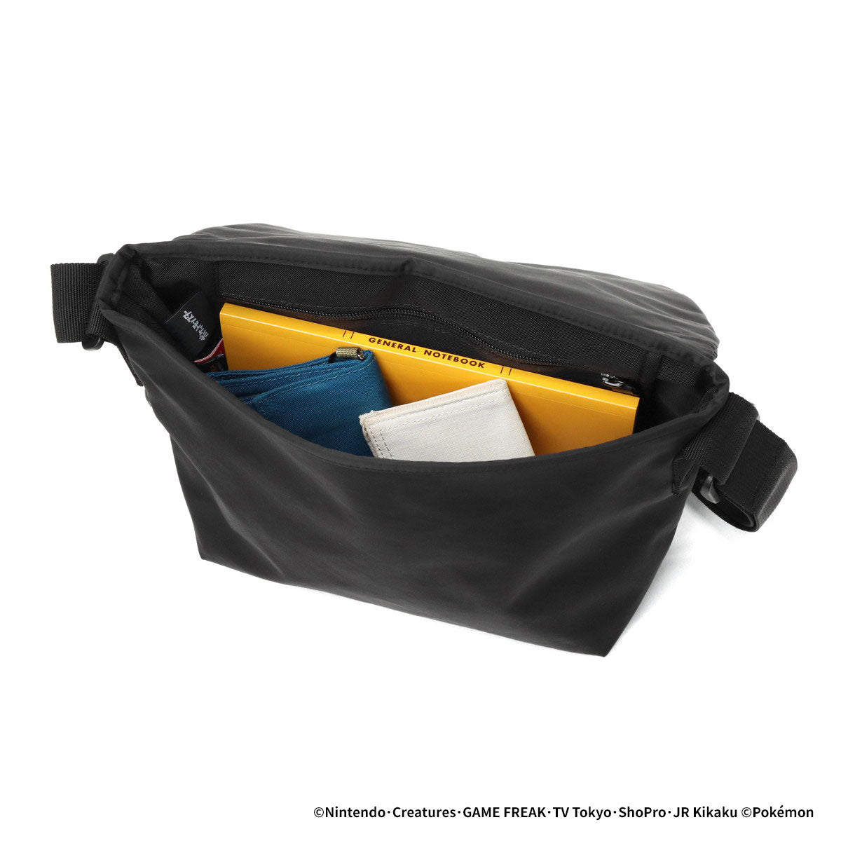 マンハッタンポーテージ ブラックレーベル Manhattan Portage/BLACK LABEL 日本正規品 メッセンジャーバッグ メンズ レディース 斜めがけ ブランド A5 IRVING MESSENGER BAG TWL POKEMON MP2600LTWLBLPKMN （Black） Black