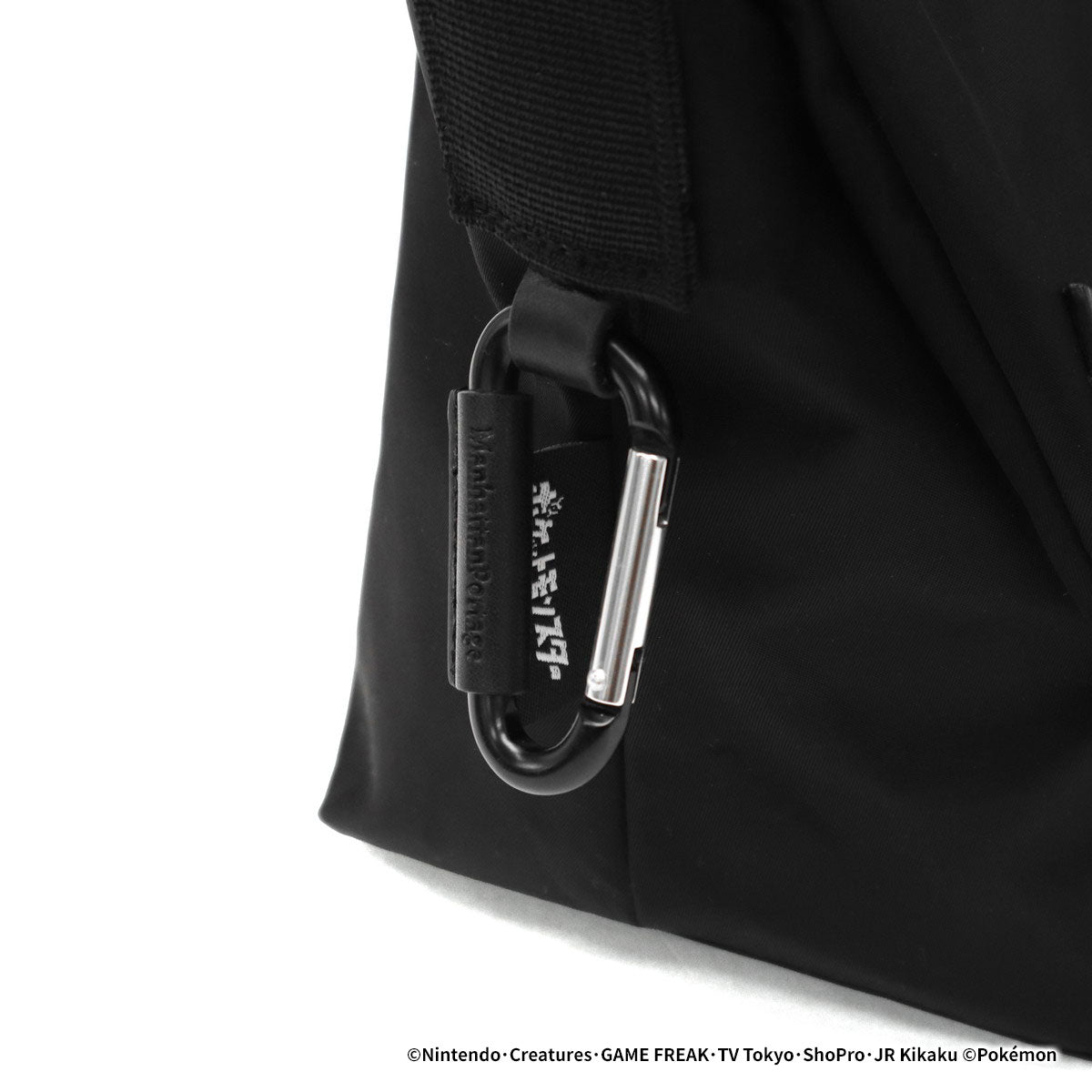 マンハッタンポーテージ ブラックレーベル Manhattan Portage/BLACK LABEL 日本正規品 メッセンジャーバッグ メンズ レディース 斜めがけ ブランド A5 IRVING MESSENGER BAG TWL POKEMON MP2600LTWLBLPKMN （Black） Black