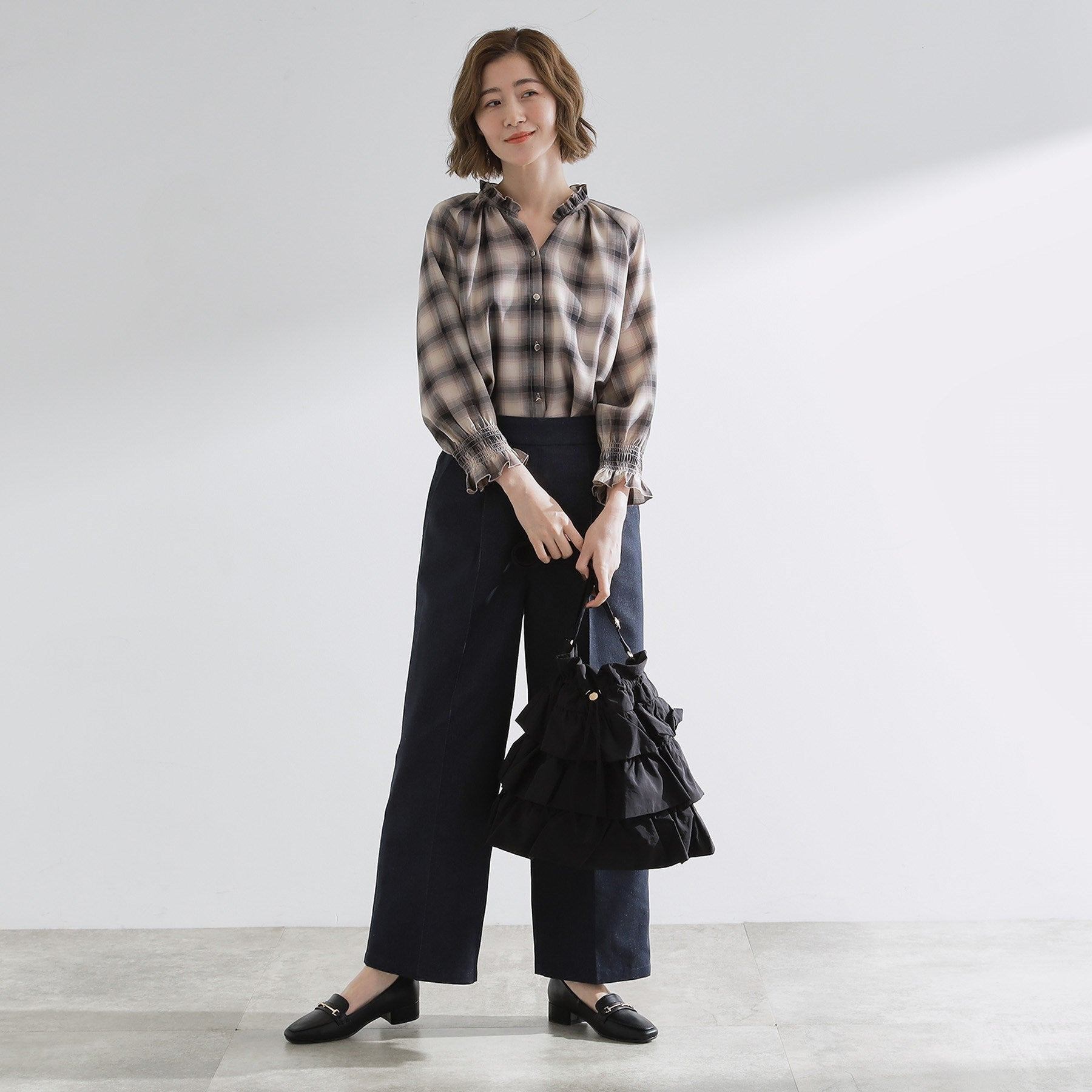 グローブ grove 【撥水】ティアードドロストショルダー （ブラック(019)） ブラック(019)