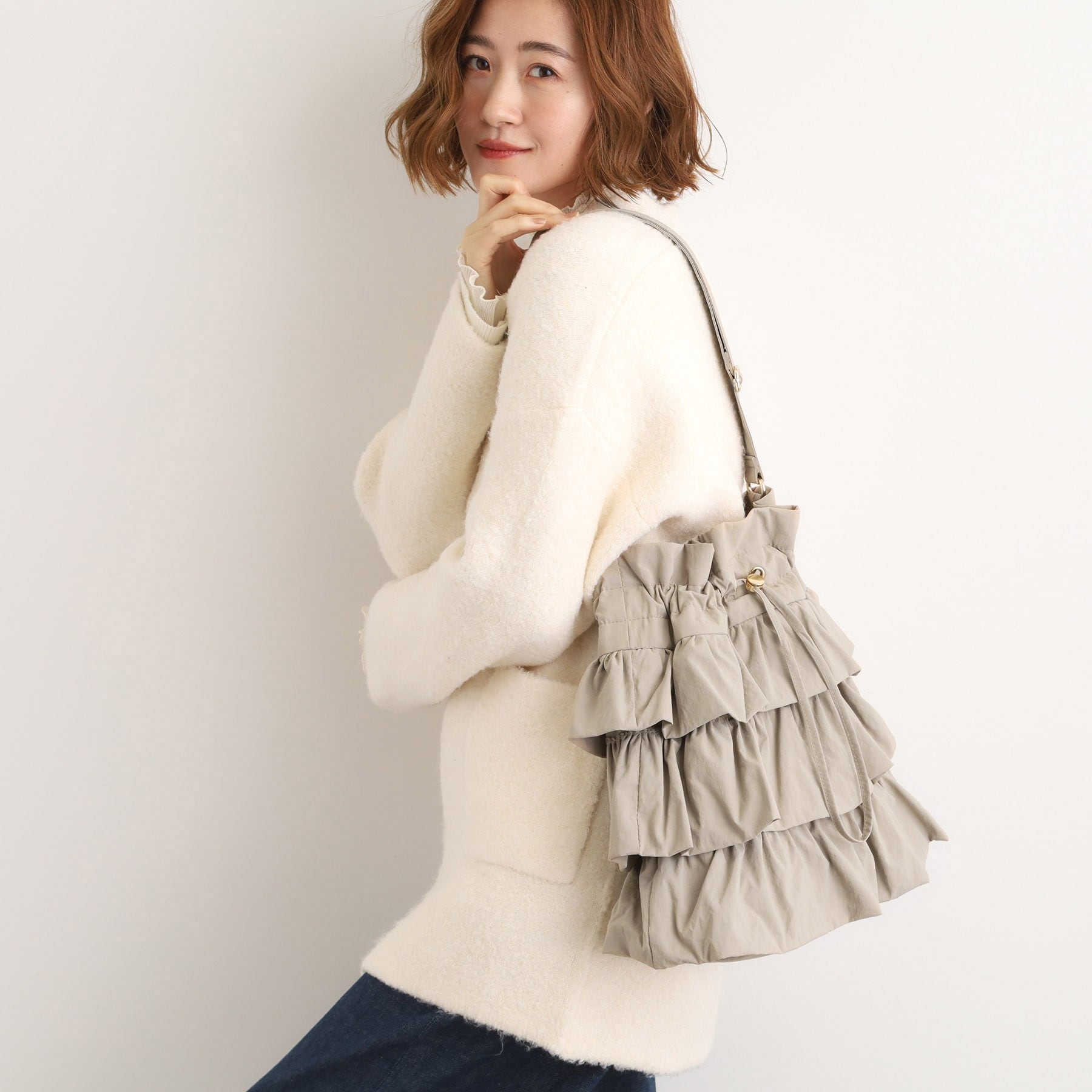 グローブ grove 【撥水】ティアードドロストショルダー （ブラック(019)） ブラック(019)