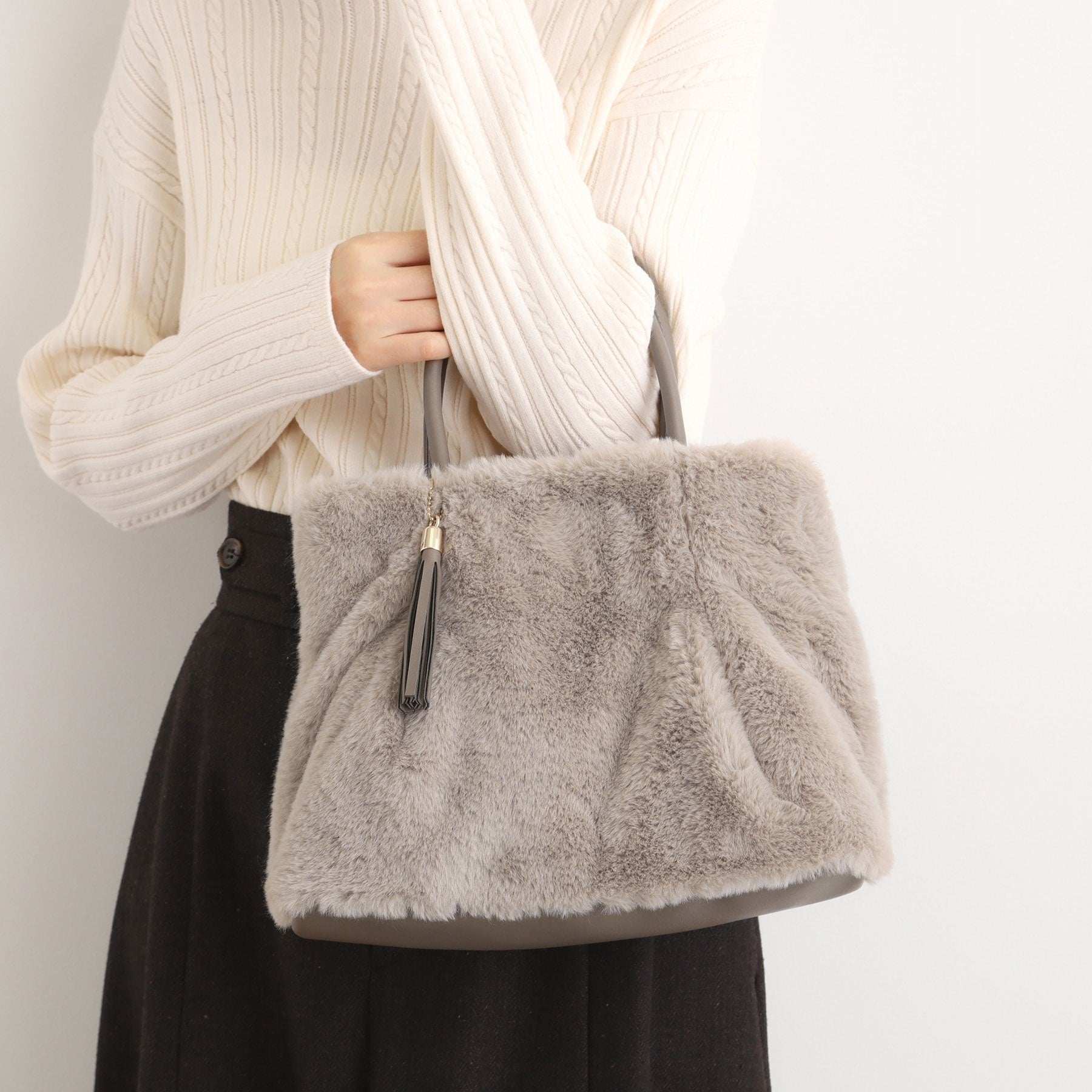 グローブ grove タックタッセルエコファー2WAYトート （グレージュ(050)） グレージュ(050)