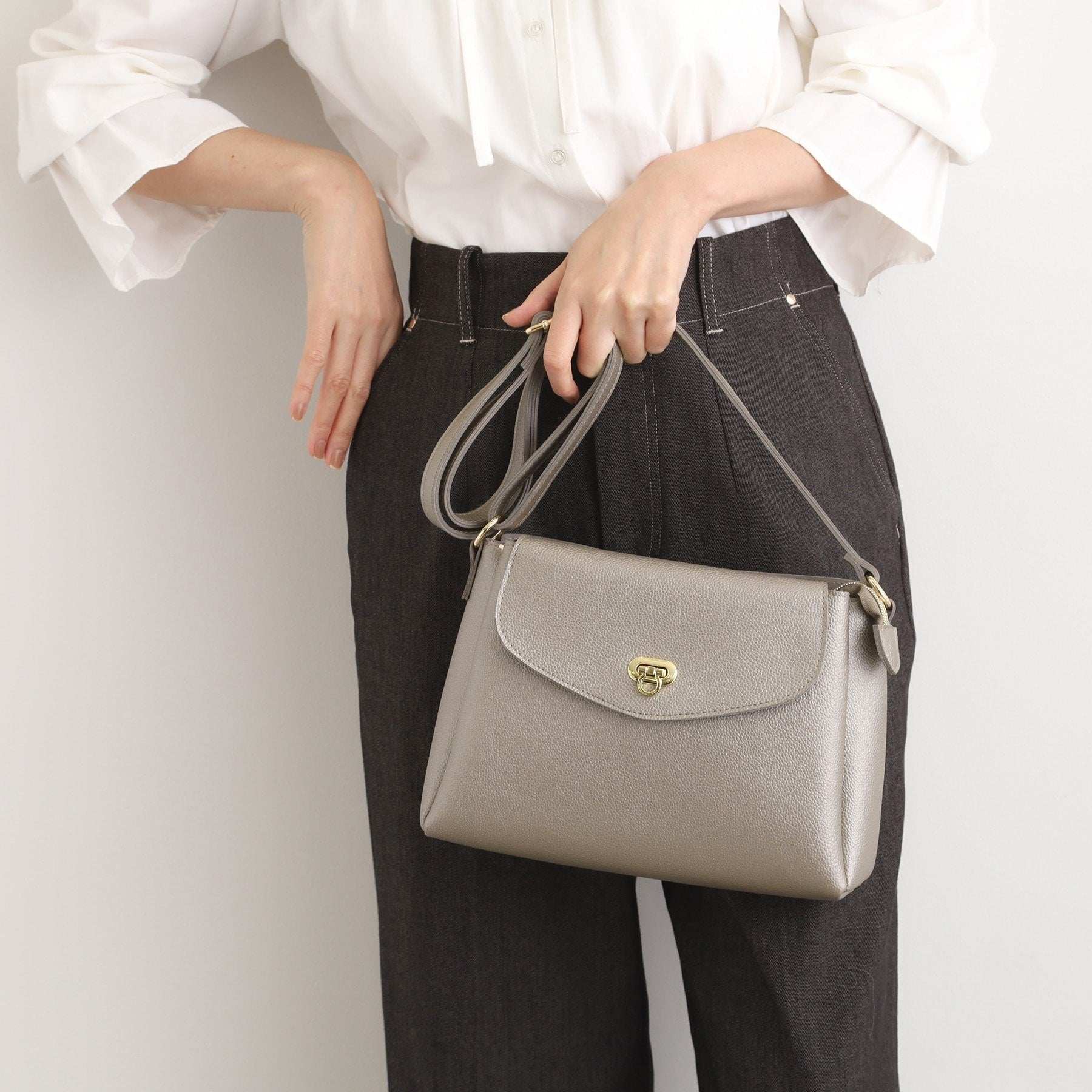 グローブ grove 人間工学フラップ3層ショルダー （ブラックシルバー(009)） ブラックシルバー(009)