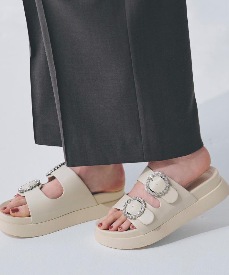 グローブ grove 厚底ダブルビジューバックルサンダル （アイボリー(004)） アイボリー(004)