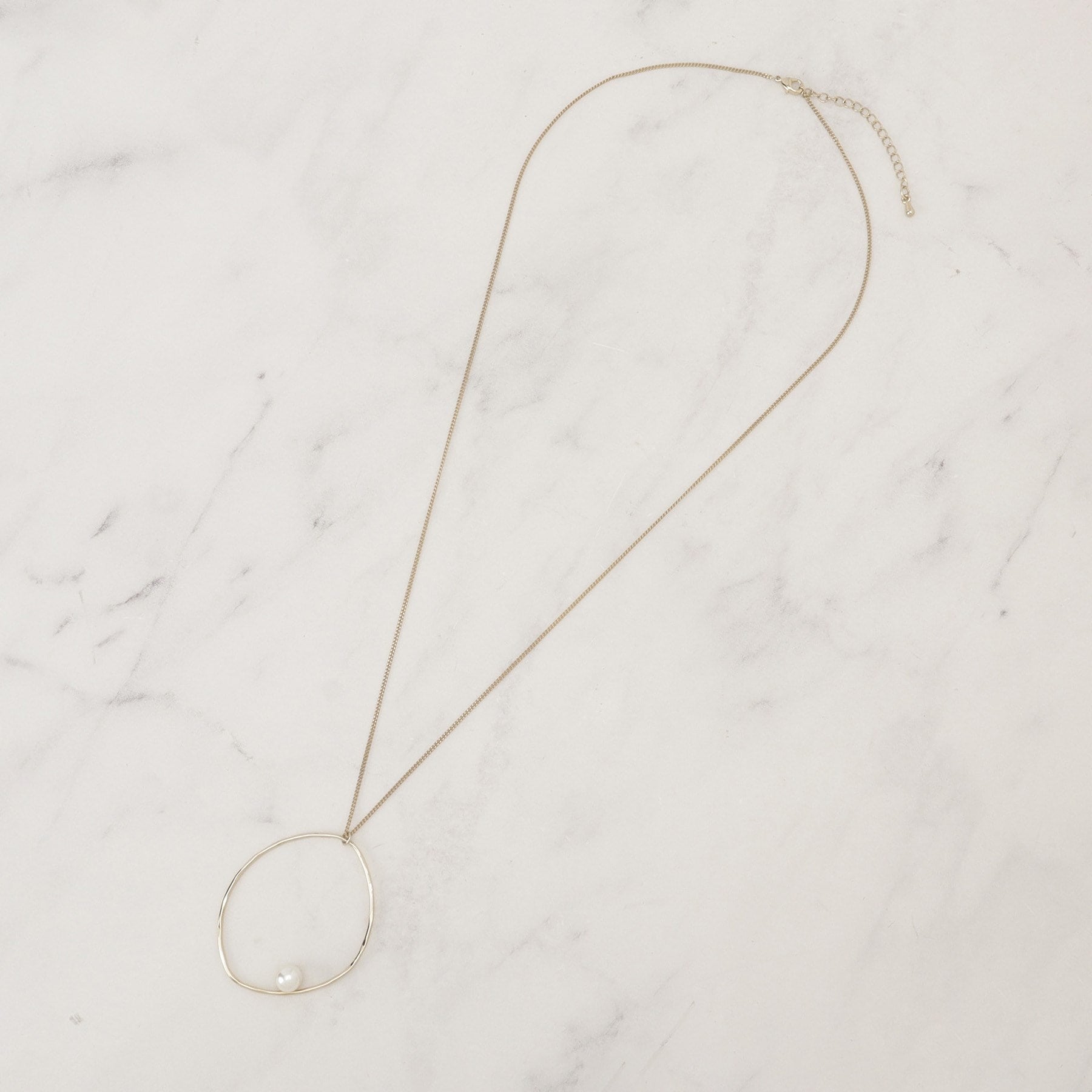 グローブ grove メタルビッグリングフェイクパールネックレス （ゴールド(007)） ゴールド(007)