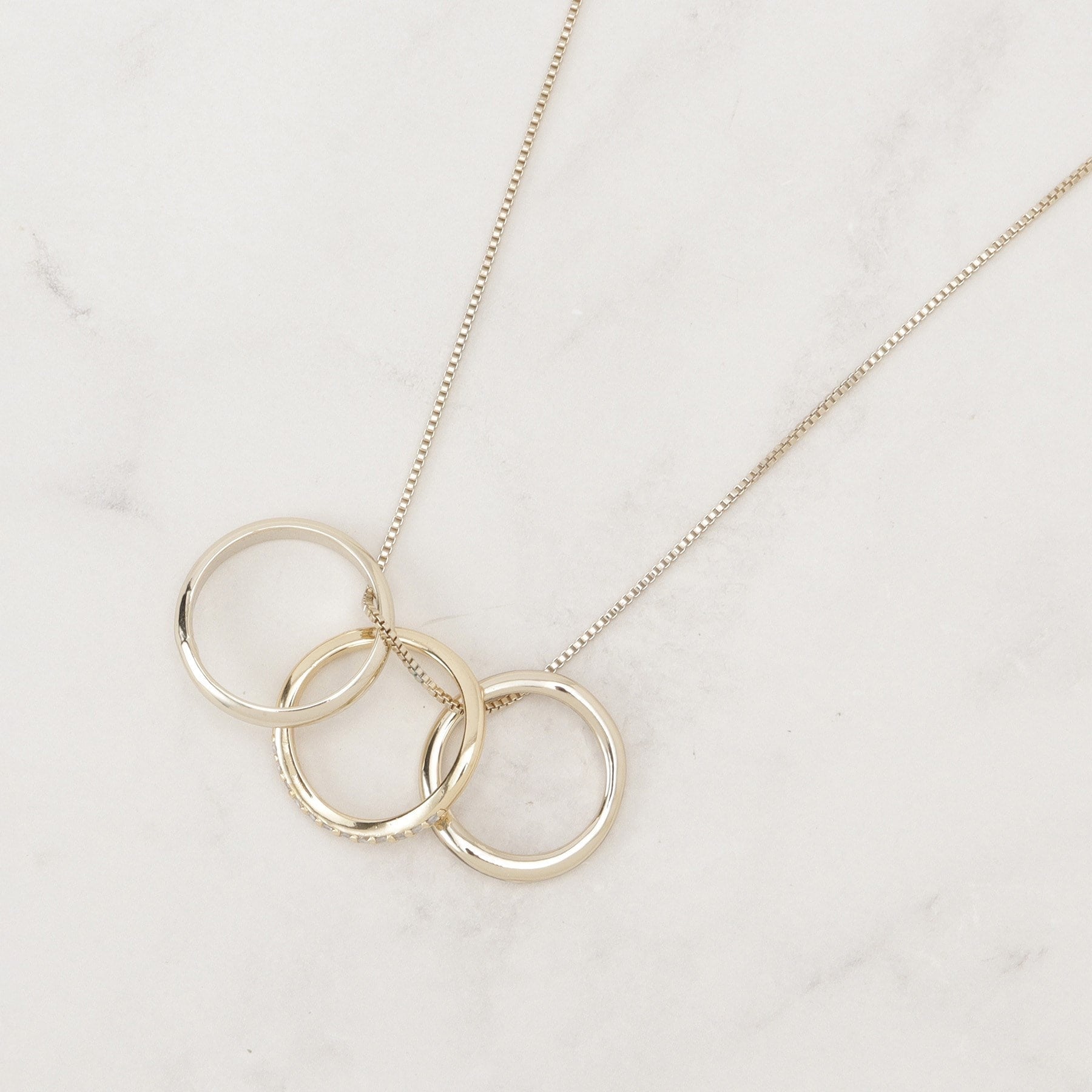 グローブ grove 3リングビジューネックレス （ピンクゴールド(005)） ピンクゴールド(005)