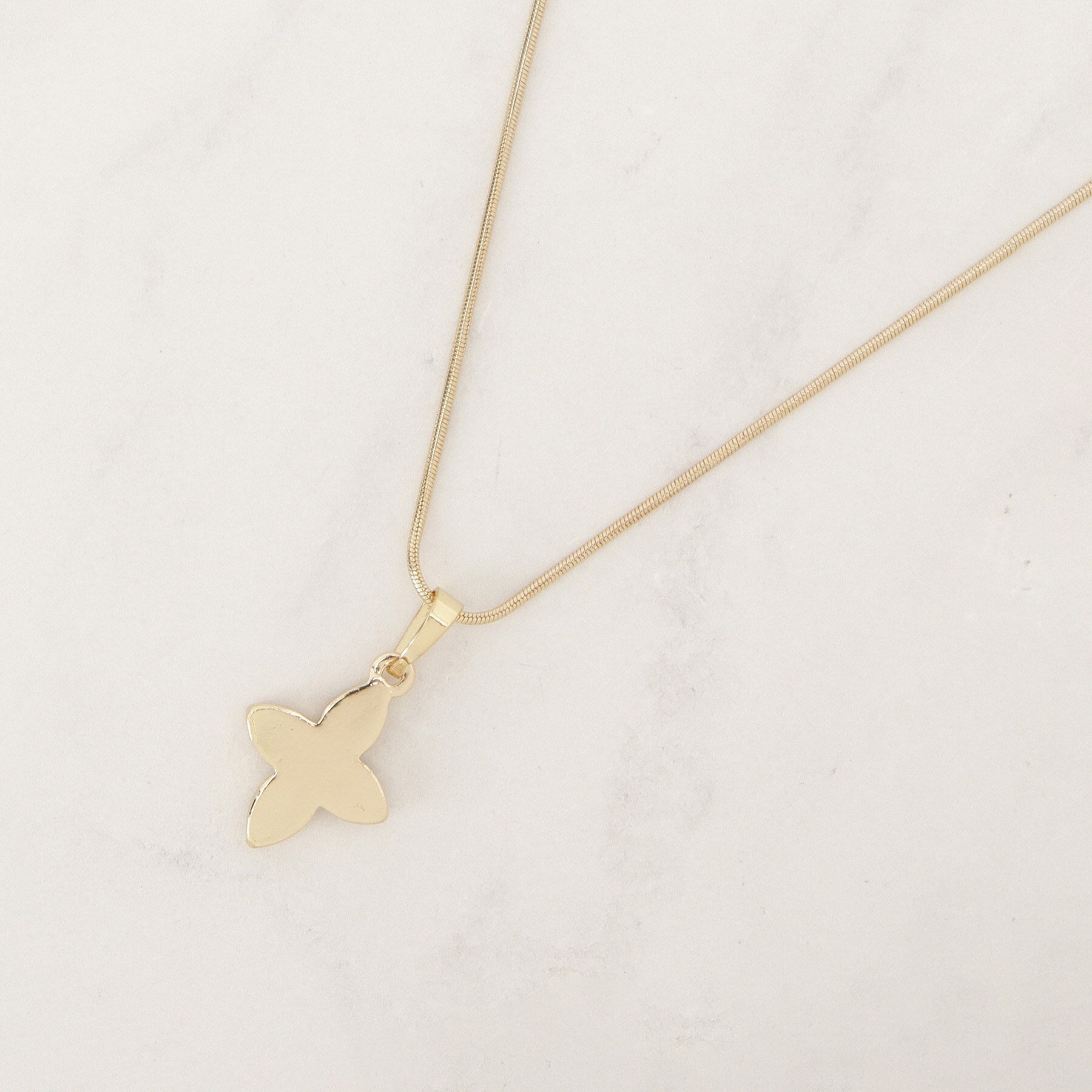 グローブ grove フラワーモチーフショートネックレス （シルバー(006)） シルバー(006)