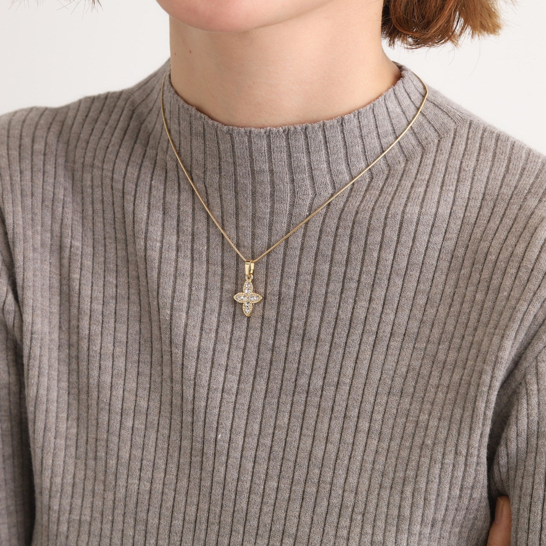 グローブ grove フラワーモチーフショートネックレス （シルバー(006)） シルバー(006)