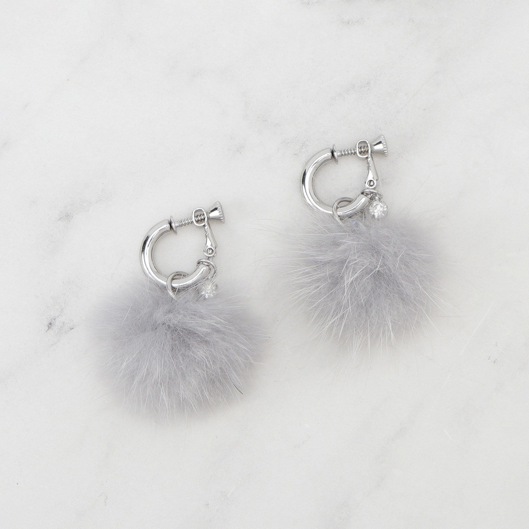 グローブ grove 【3WAY】ファービジューイヤリング （ライトグレー(011)） ライトグレー(011)