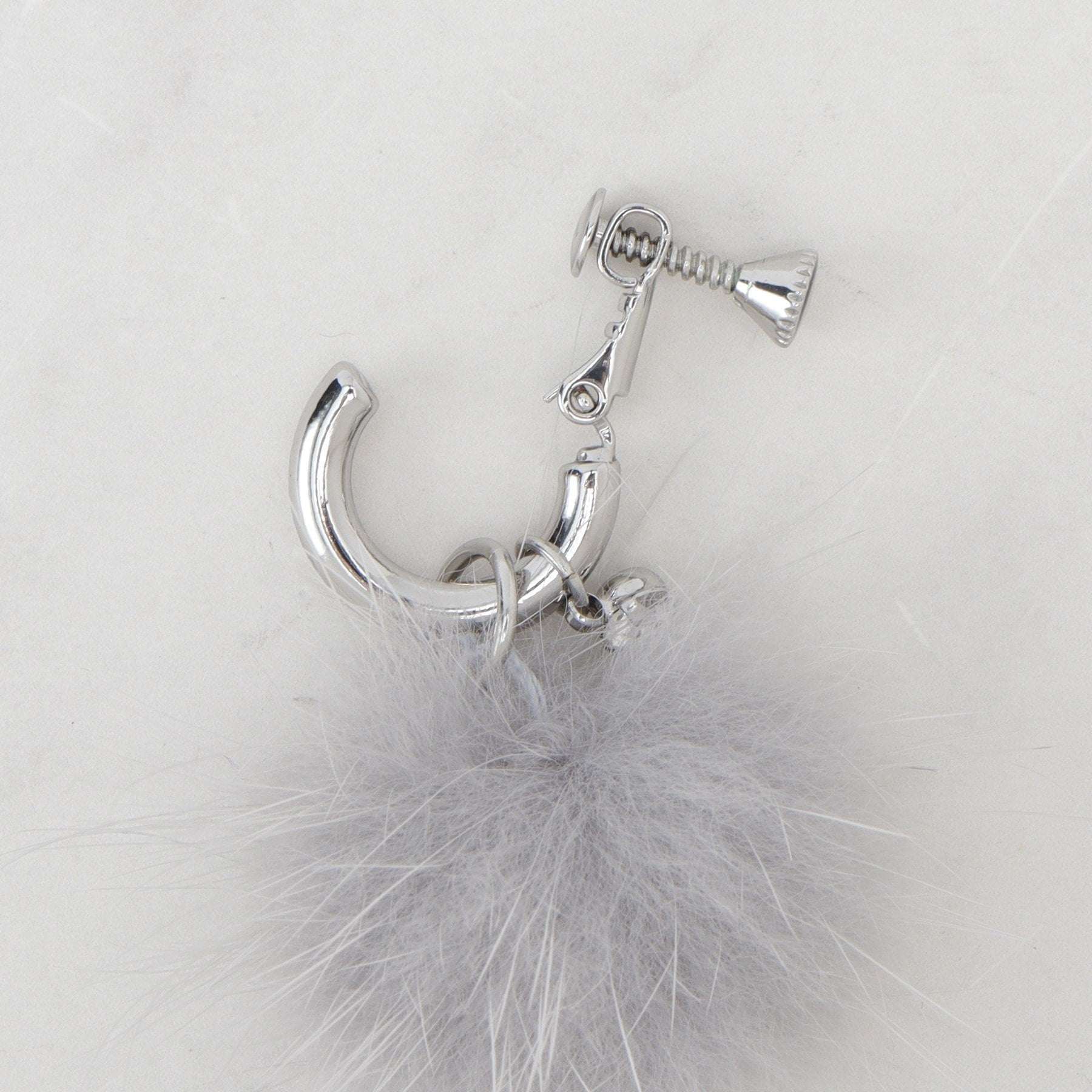 グローブ grove 【3WAY】ファービジューイヤリング （ライトグレー(011)） ライトグレー(011)