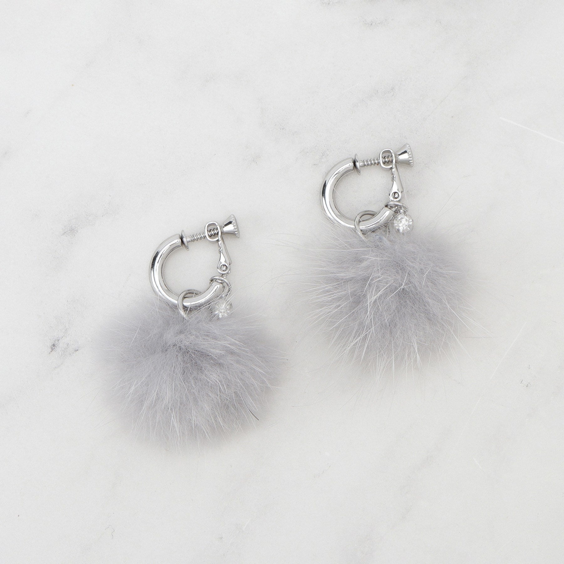 グローブ grove 【3WAY】ファービジューイヤリング （ライトグレー(011)） ライトグレー(011)