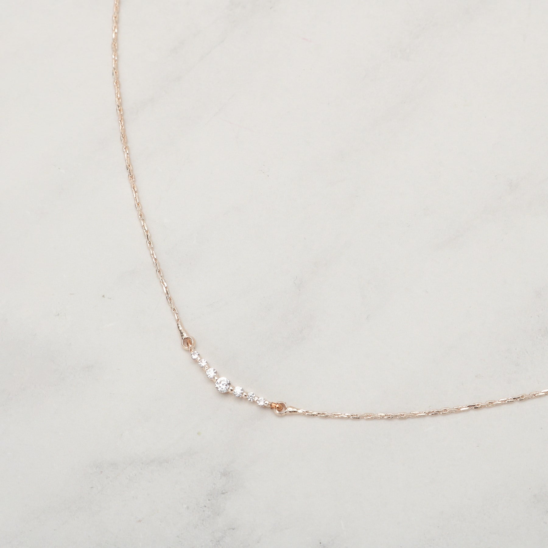 グローブ grove ビジューバーショートネックレス （ピンクゴールド(005)） ピンクゴールド(005)