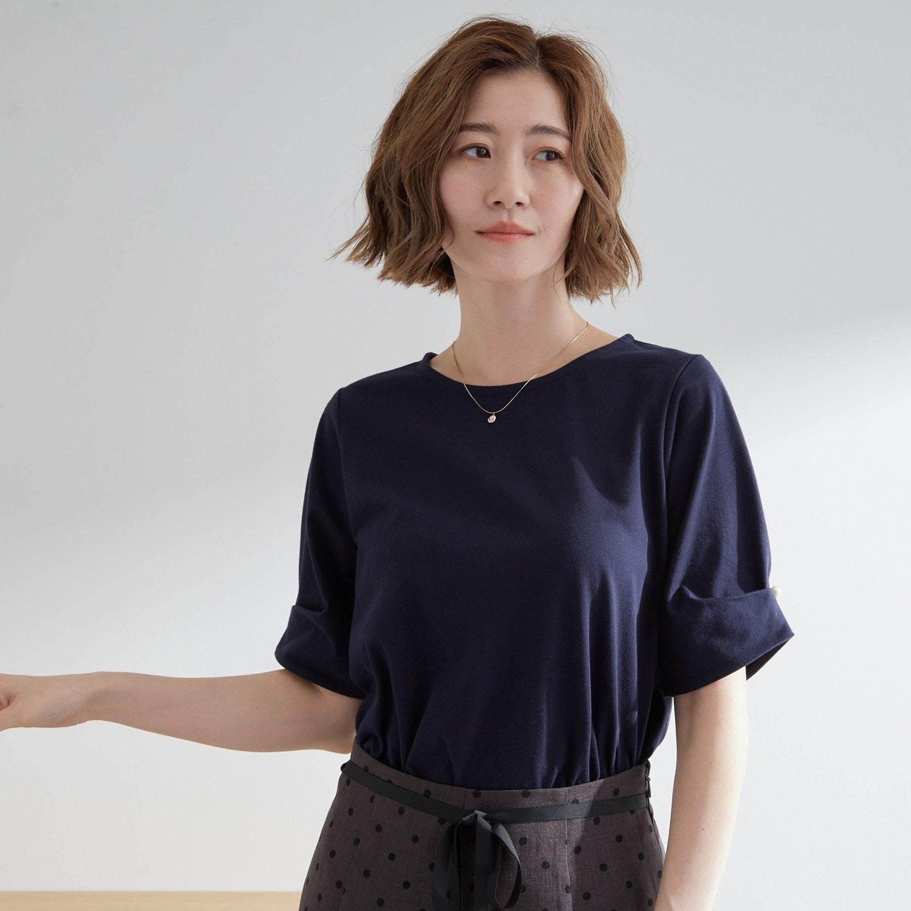 グローブ grove 袖口パール調タックプルオーバー （グレージュ(050)） グレージュ(050)