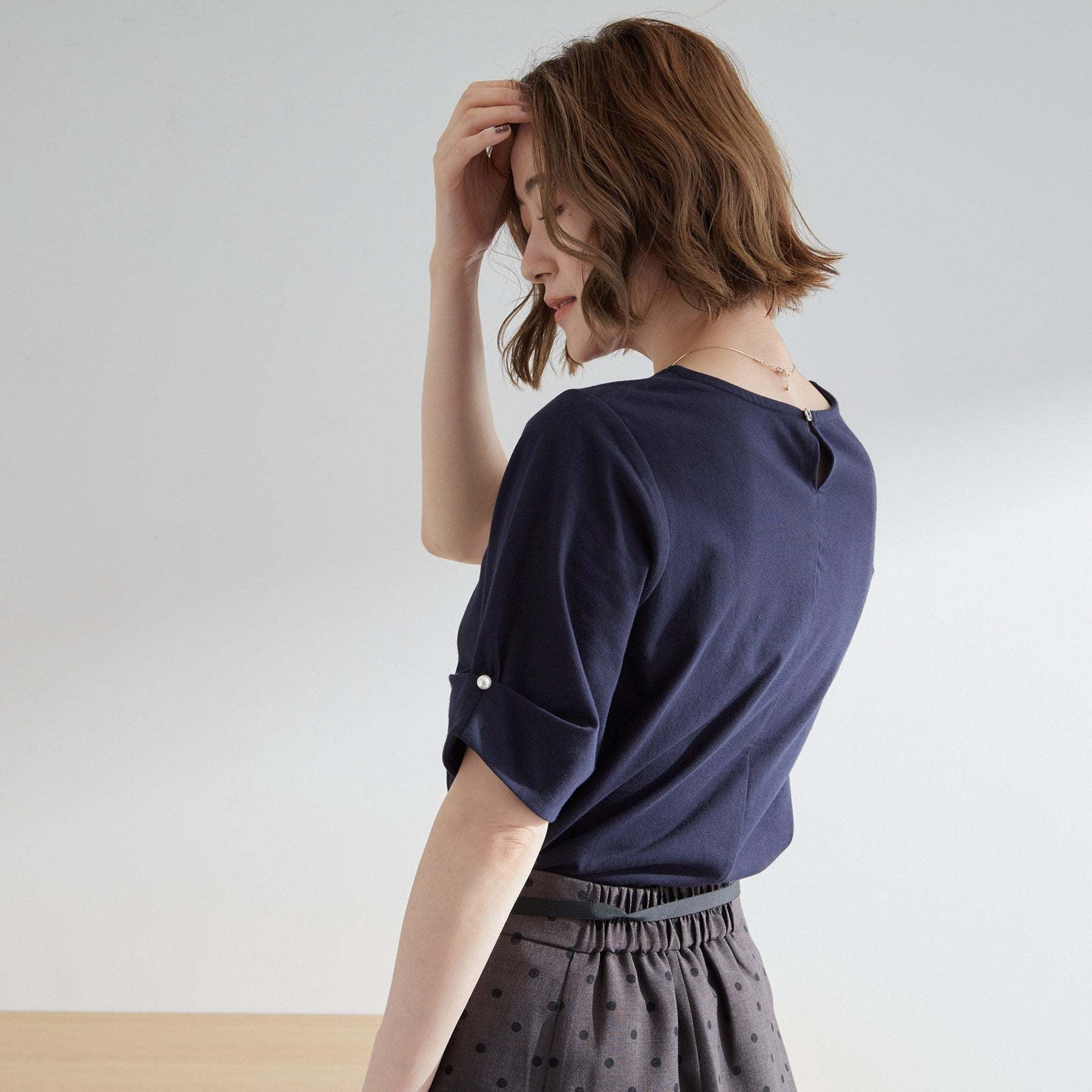 グローブ grove 袖口パール調タックプルオーバー （ネイビー(094)） ネイビー(094)