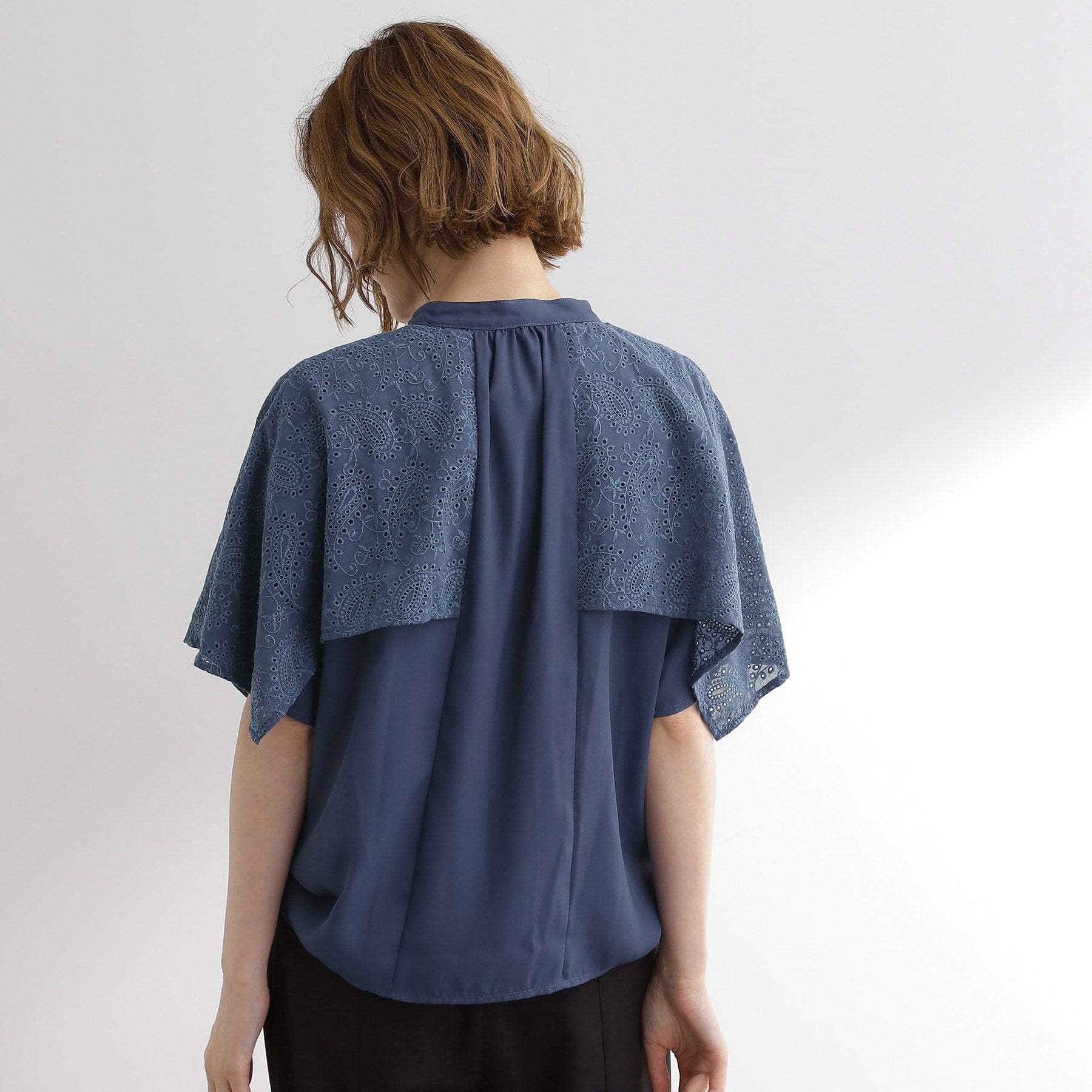 グローブ grove ペイズリー刺繍ケープブラウス （アイボリー(004)） アイボリー(004)