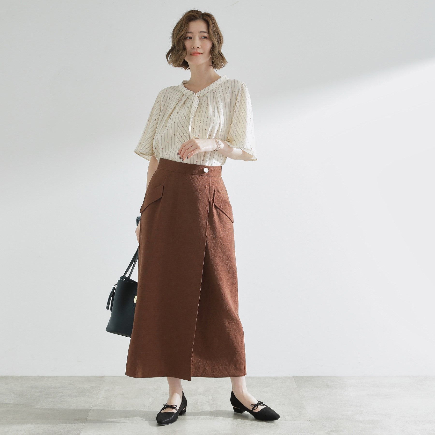 グローブ grove パール調ピン付ボウタイブラウス （スミクロ(018)） スミクロ(018)