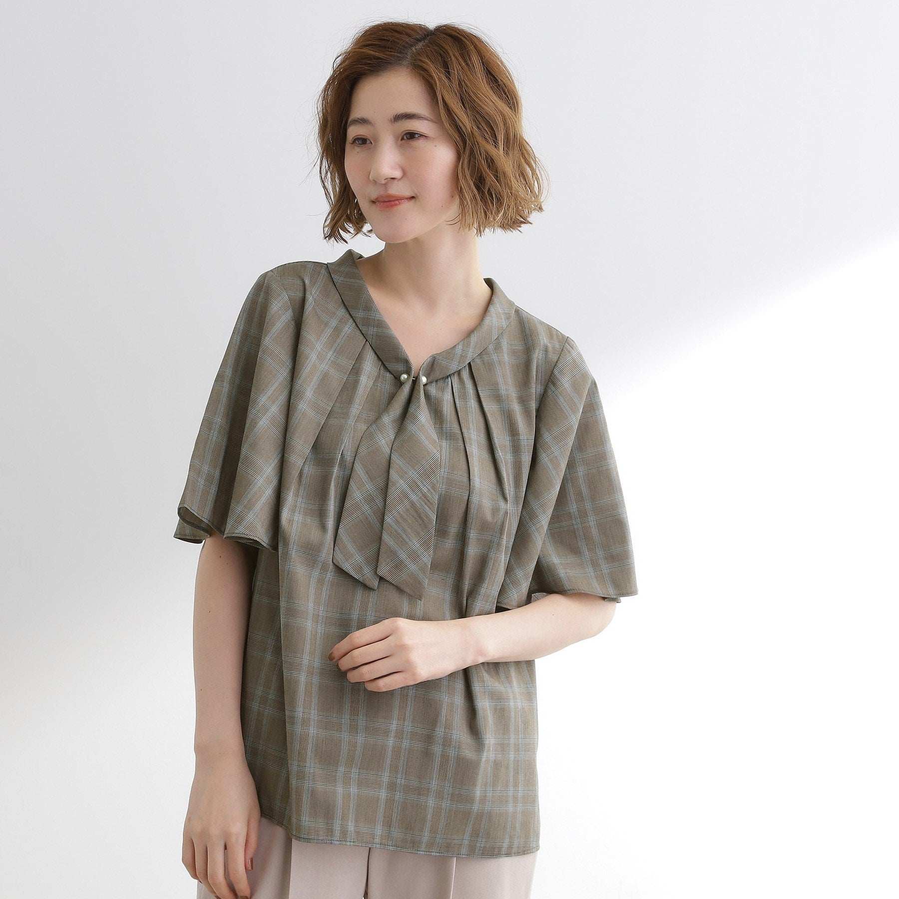 グローブ grove パール調ピン付ボウタイブラウス （スミクロ(018)） スミクロ(018)