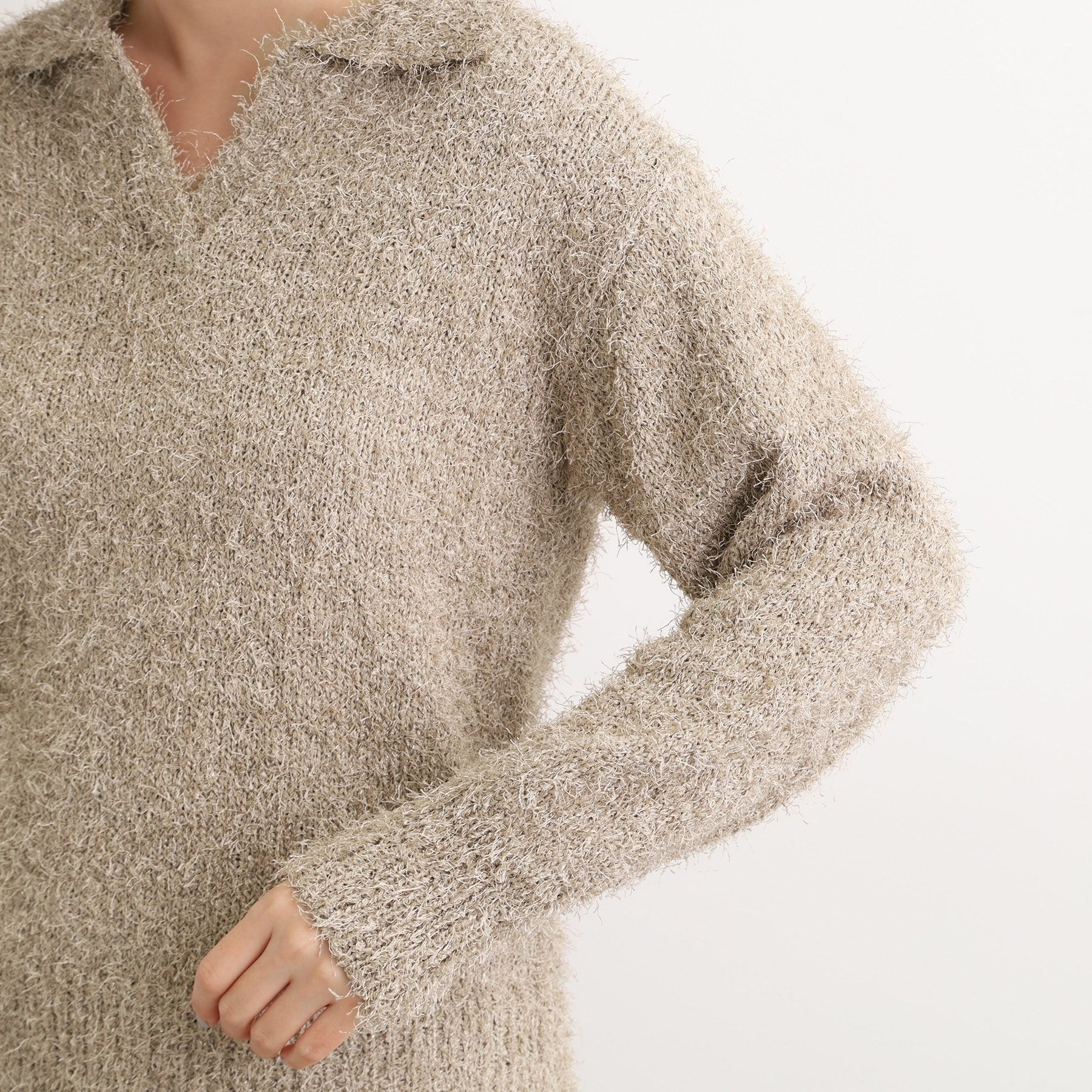 グローブ grove ラメフェザーヤーン オープンカラーニット （オフホワイト(003)） オフホワイト(003)