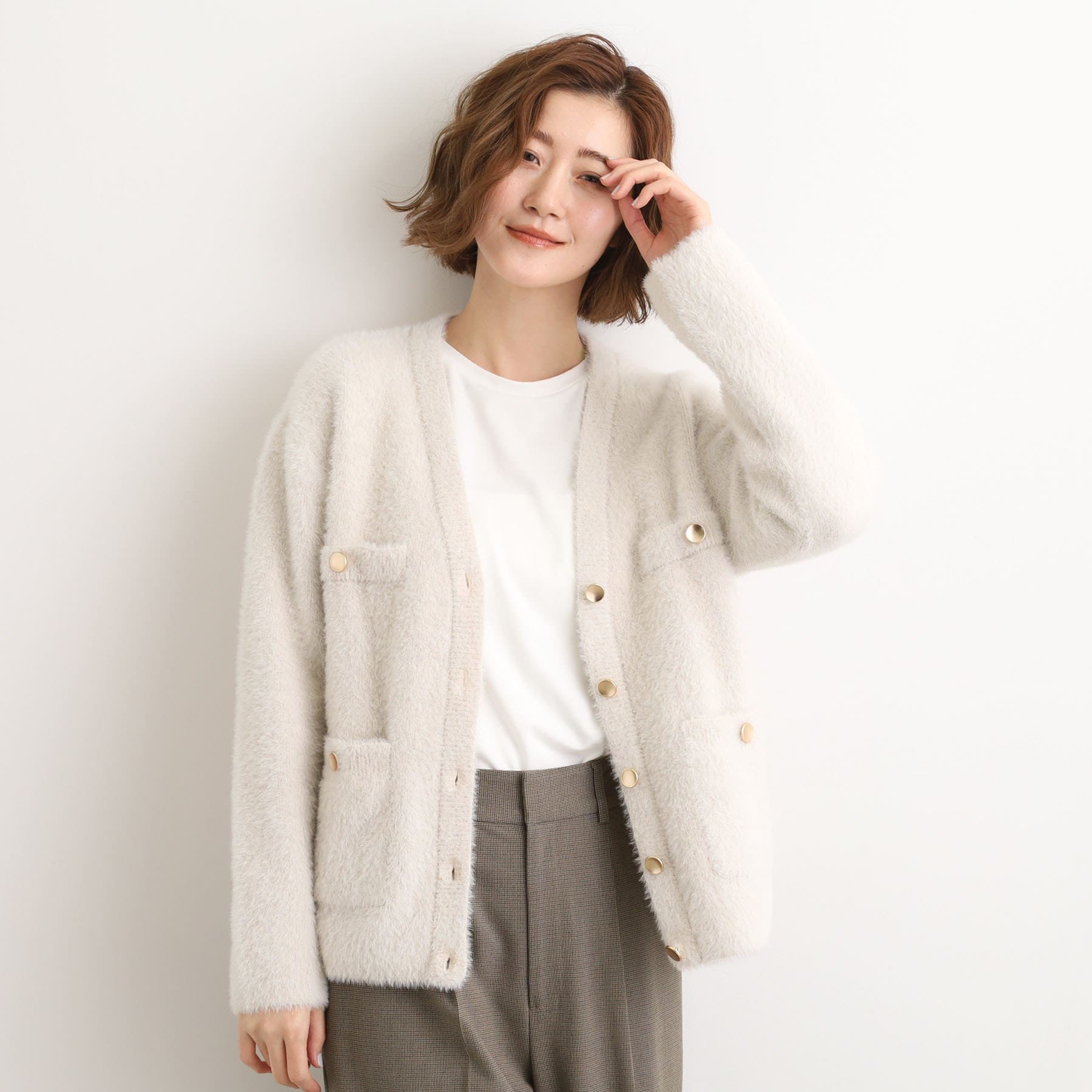 グローブ grove 軽やかフェザーで魅せる、クラシカルな主役カーディガン （グレージュ(050)） グレージュ(050)