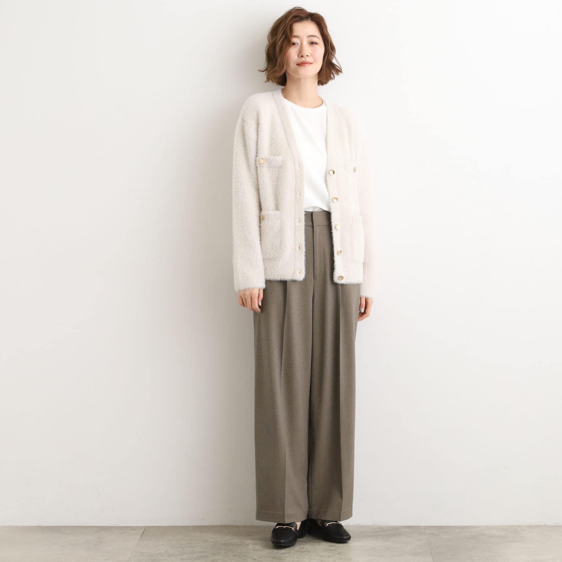 グローブ grove 軽やかフェザーで魅せる、クラシカルな主役カーディガン （グレージュ(050)） グレージュ(050)