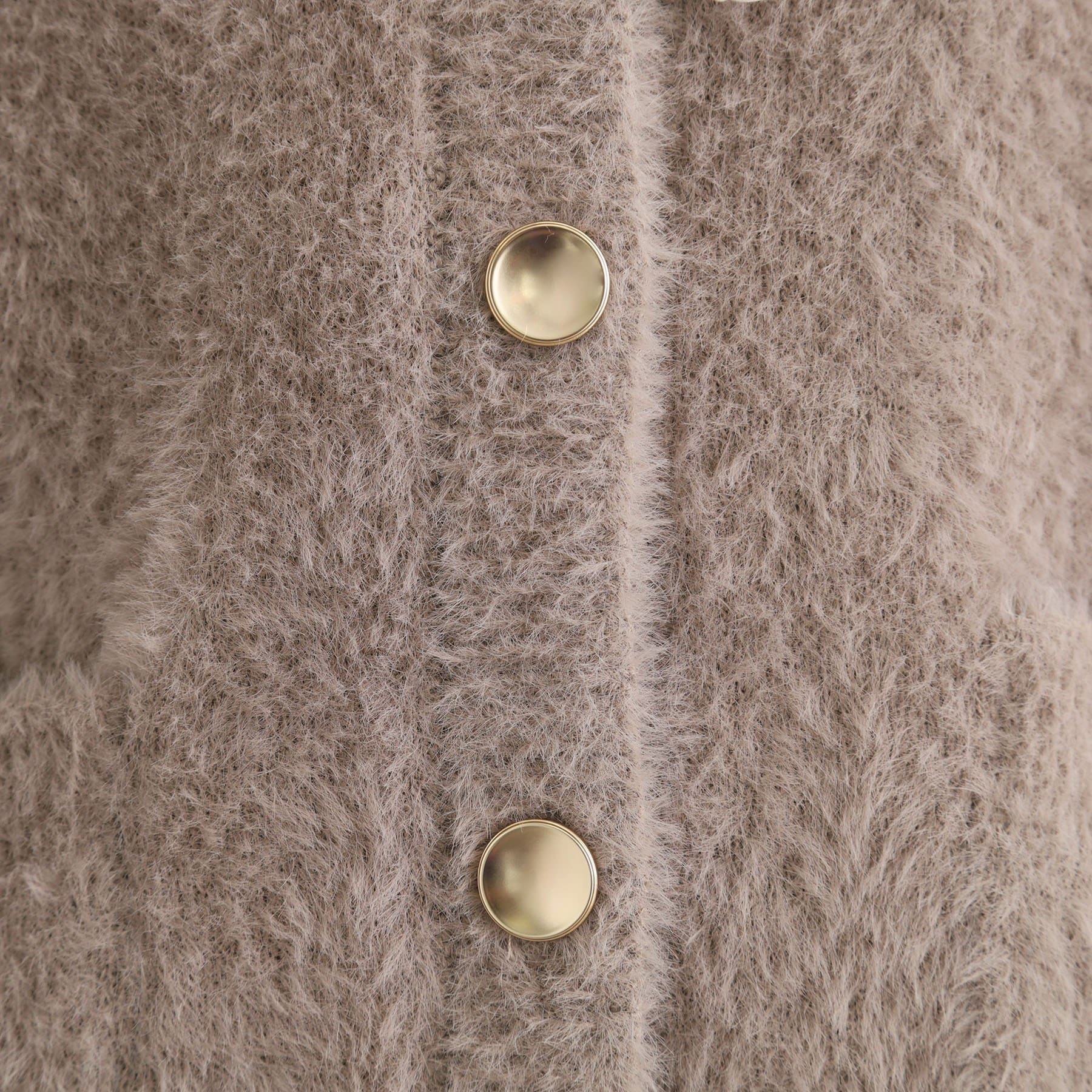 グローブ grove 軽やかフェザーで魅せる、クラシカルな主役カーディガン （グレージュ(050)） グレージュ(050)