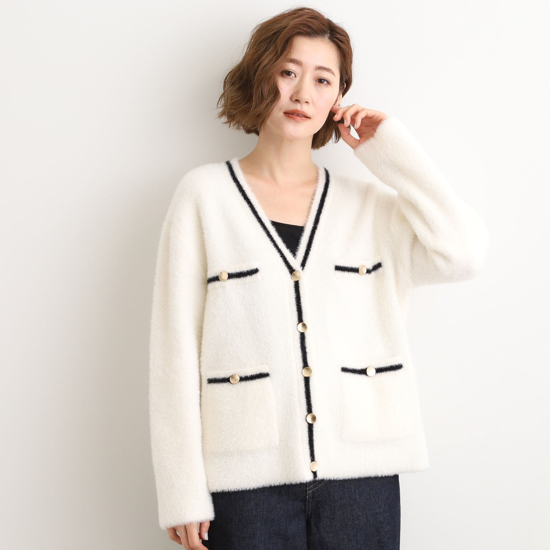 グローブ grove 軽やかフェザーで魅せる、クラシカルな主役カーディガン （グレージュ(050)） グレージュ(050)