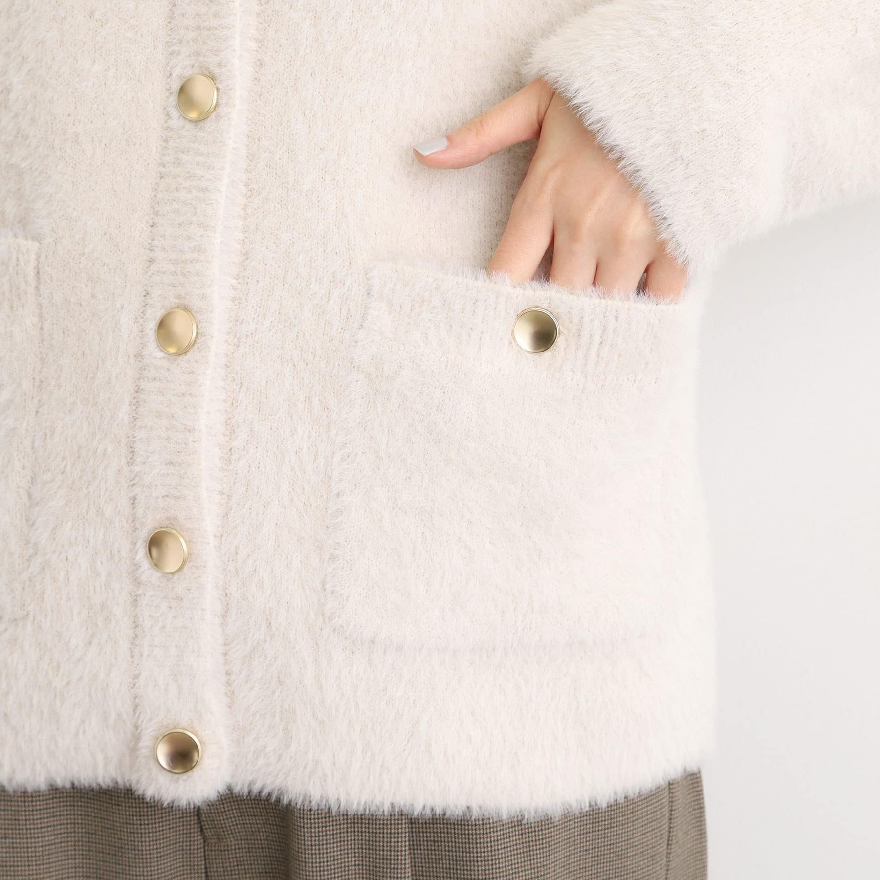 グローブ grove 軽やかフェザーで魅せる、クラシカルな主役カーディガン （グレージュ(050)） グレージュ(050)