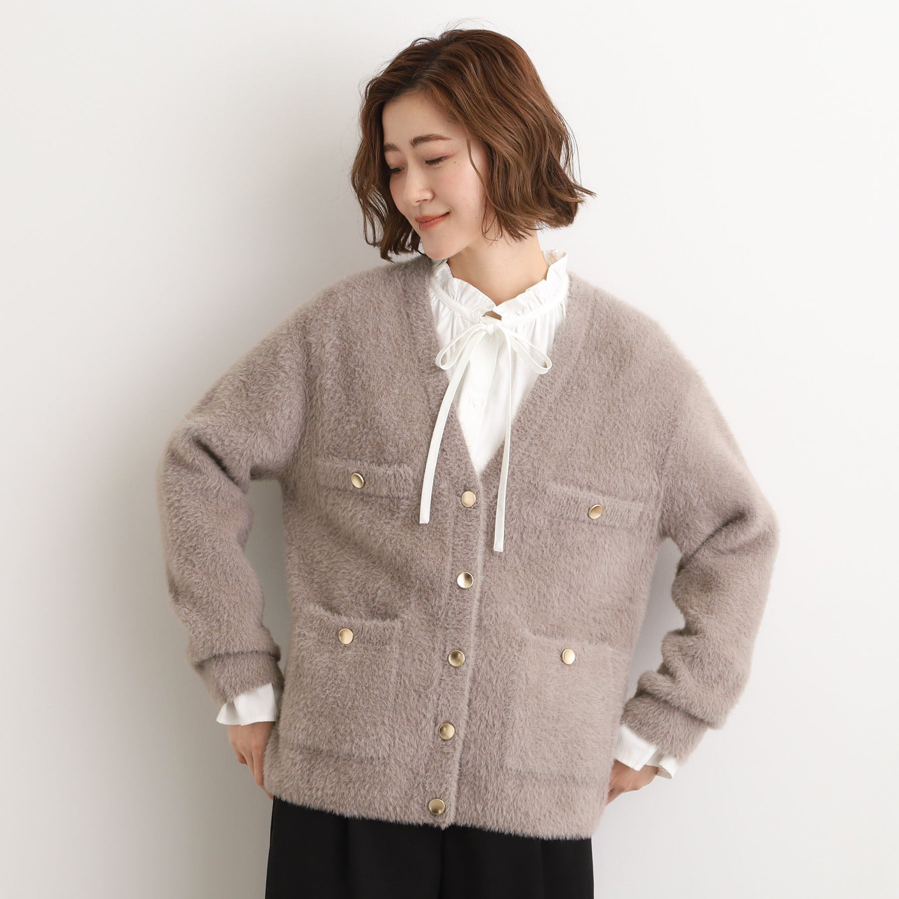 グローブ grove 軽やかフェザーで魅せる、クラシカルな主役カーディガン （モカ(052)） モカ(052)