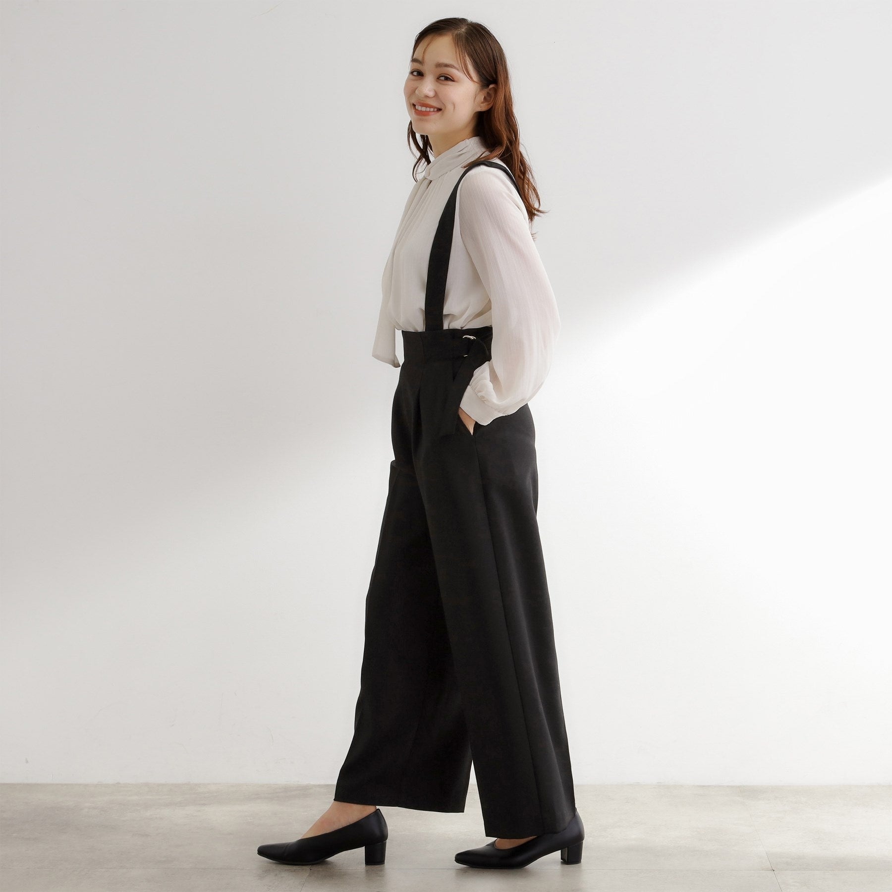 グローブ grove サス付きセンタープレスワイドパンツ （ブラウン(043)） ブラウン(043)