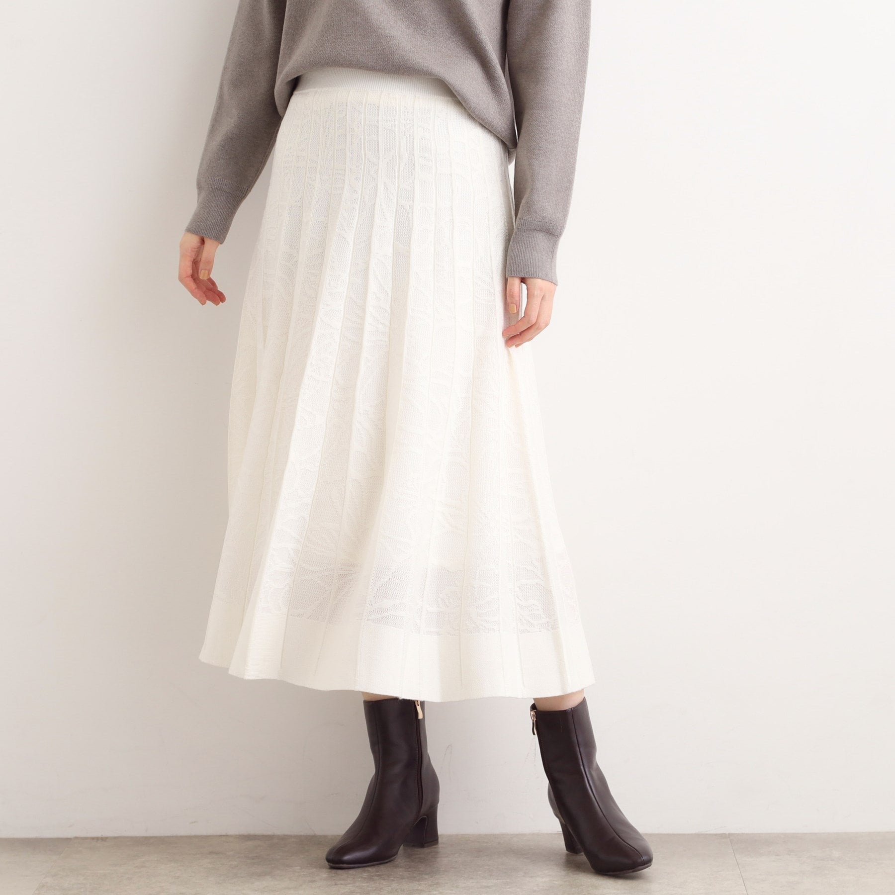 グローブ grove 【SET UP対応】レース柄ジャカードプリーツ風ニットスカート （オフホワイト(003)） オフホワイト(003)