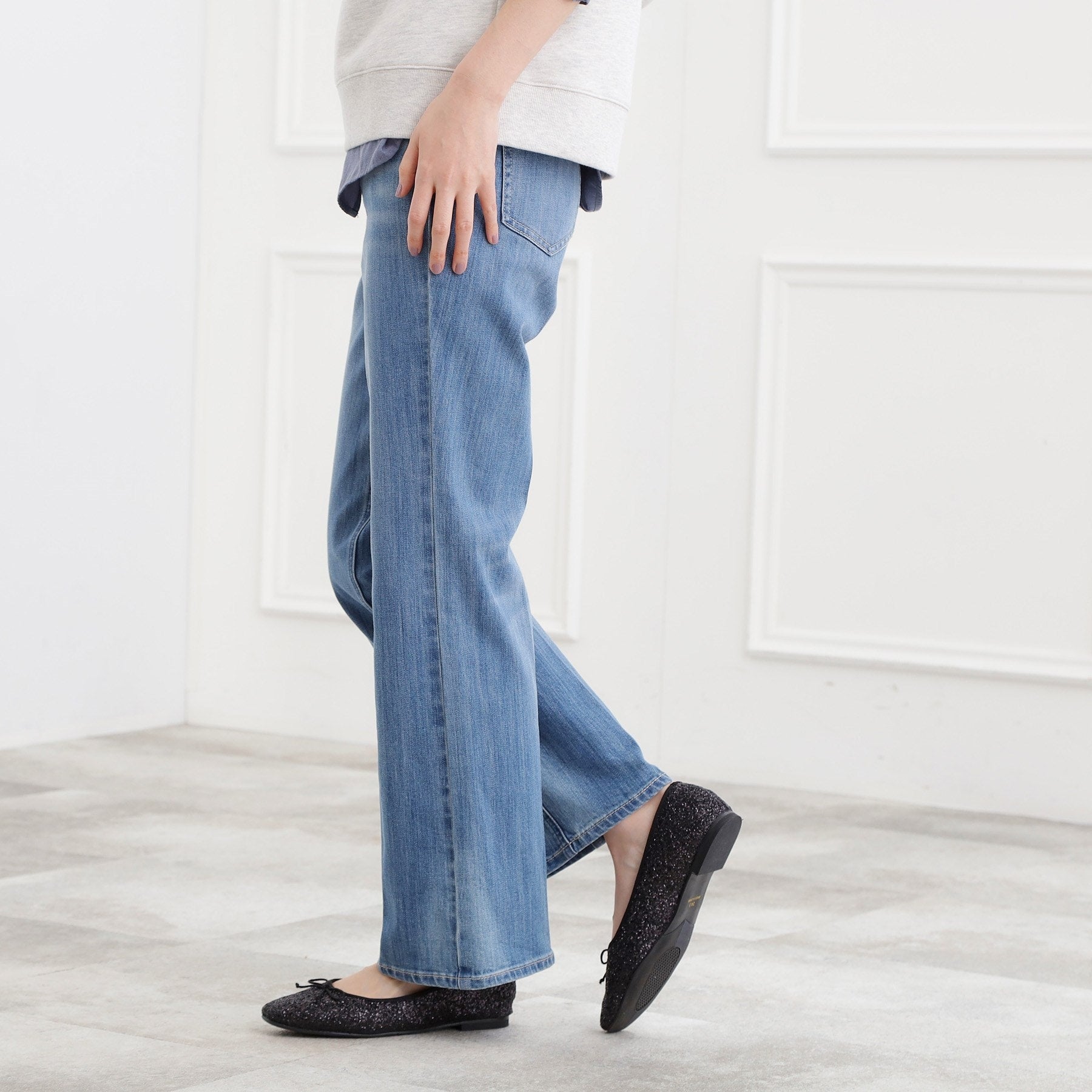 グローブ grove 美シルエットデニムソフトフレアーパンツ （オフホワイト(003)） オフホワイト(003)