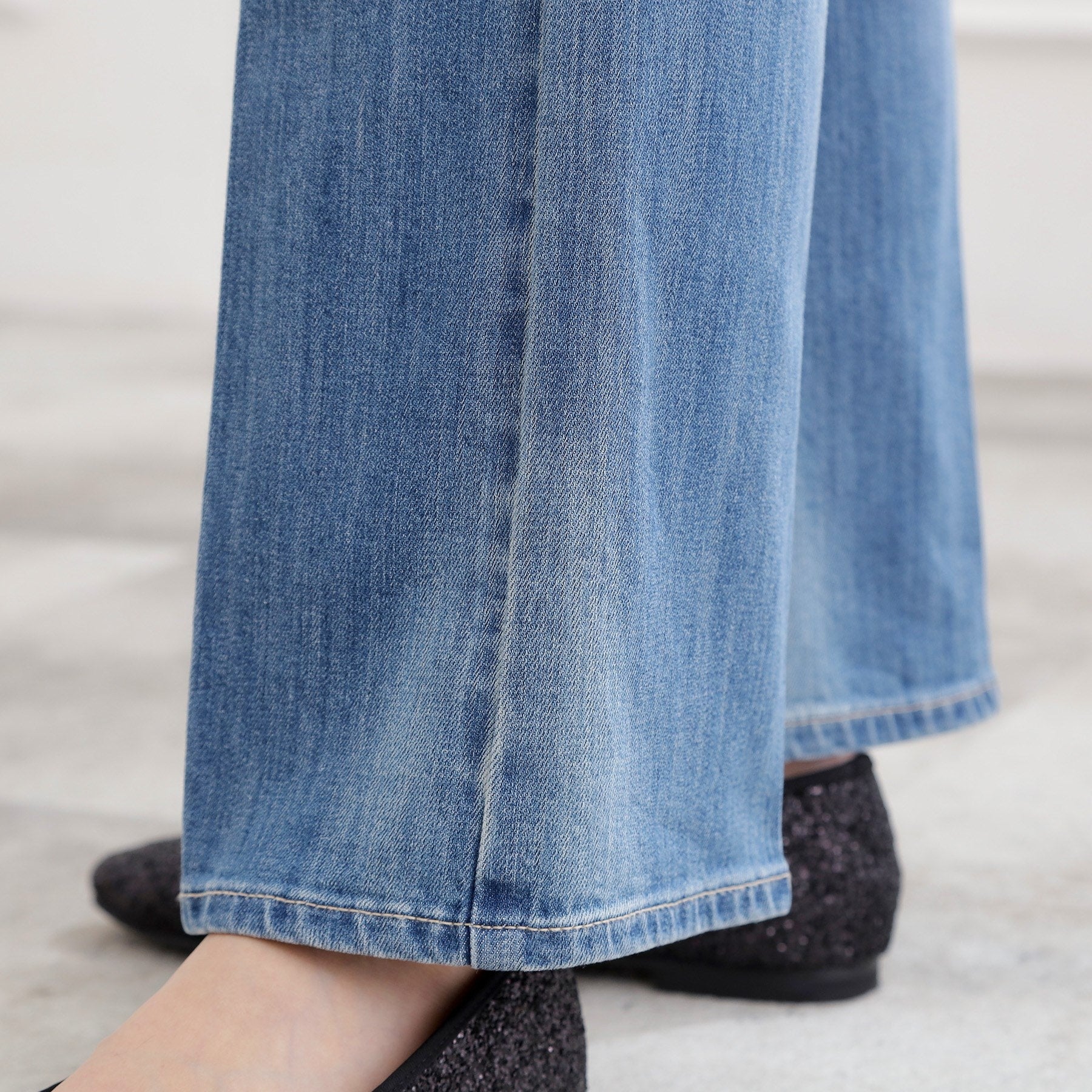 グローブ grove 美シルエットデニムソフトフレアーパンツ （オフホワイト(003)） オフホワイト(003)