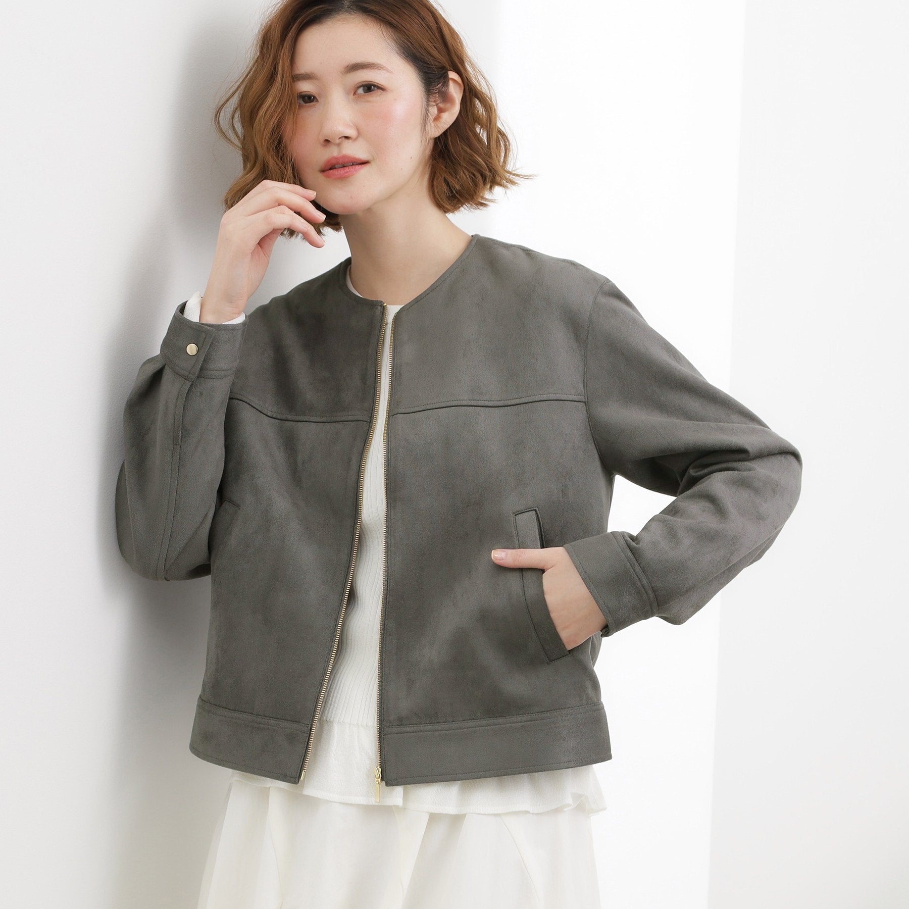 グローブ grove スエードライク ノーカラーブルゾン （ベージュ(052)） ベージュ(052)