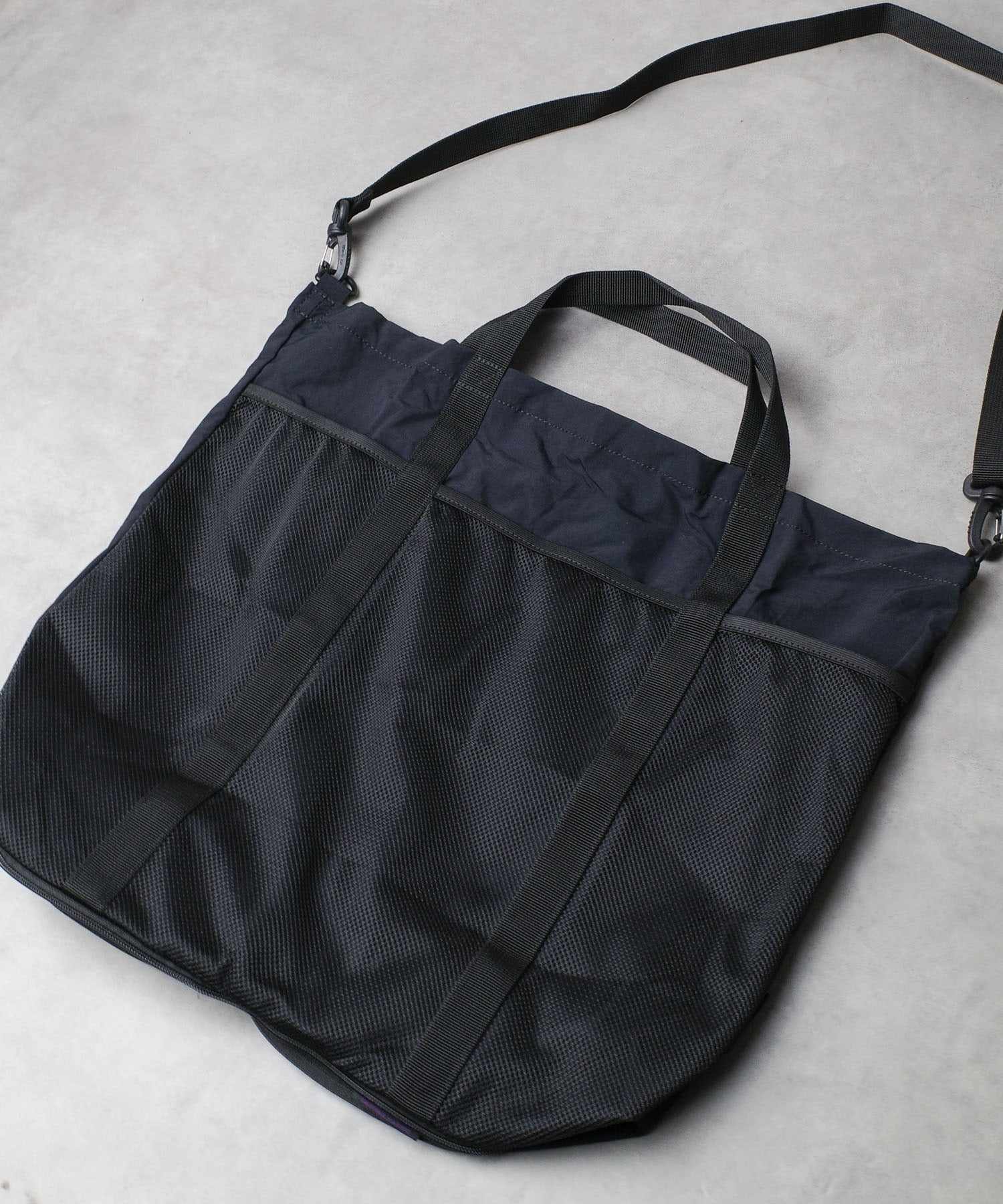 グラミチ GRAMICCI 【GRAMICCI】NYLON PACKABLE EXPLORER TOTE （ブラック） ブラック
