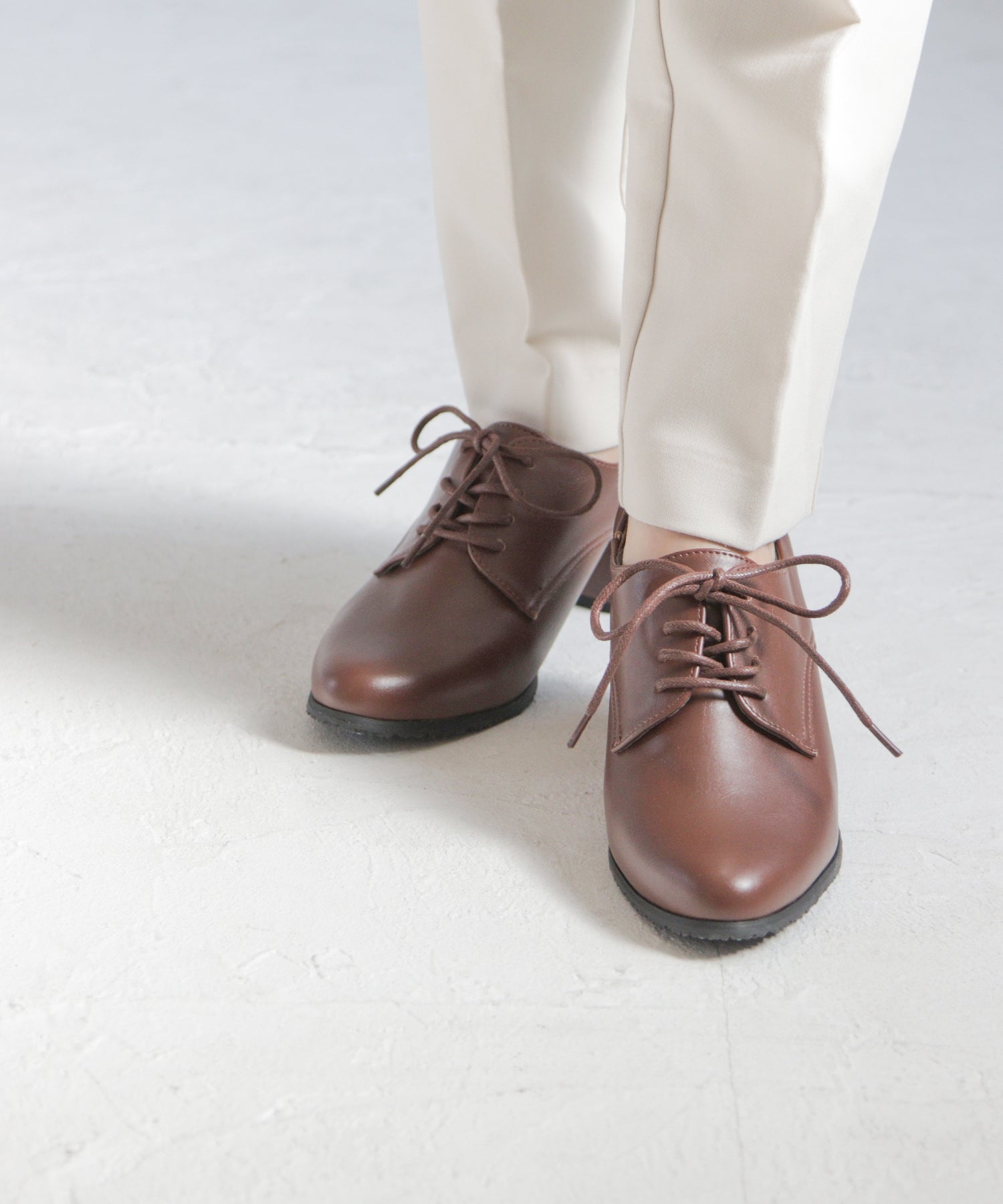 grandfleur grandfleur lightweight lace-up booties with rubber slit