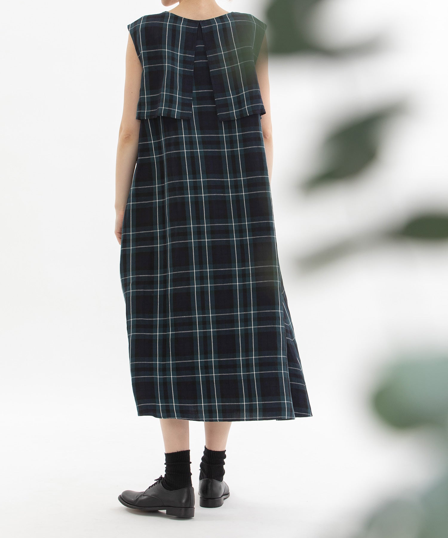 ノップドゥノッド nop de nod リネンレーヨンラッフル2wayノースリーブワンピース （ネイビー） ネイビー