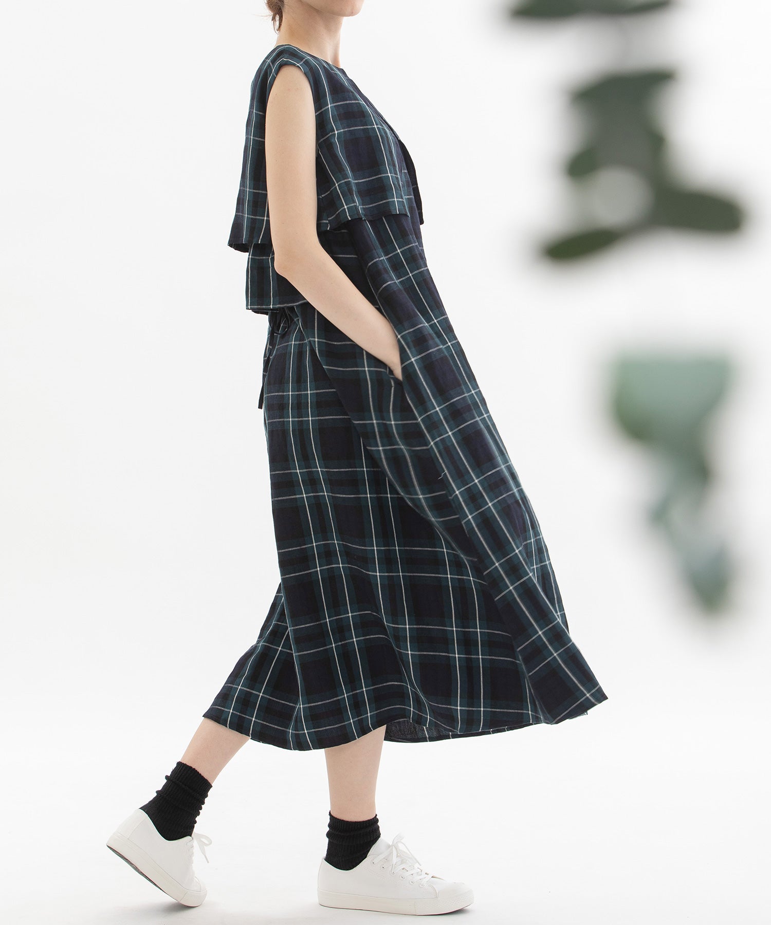 ノップドゥノッド nop de nod リネンレーヨンラッフル2wayノースリーブワンピース （ネイビー） ネイビー