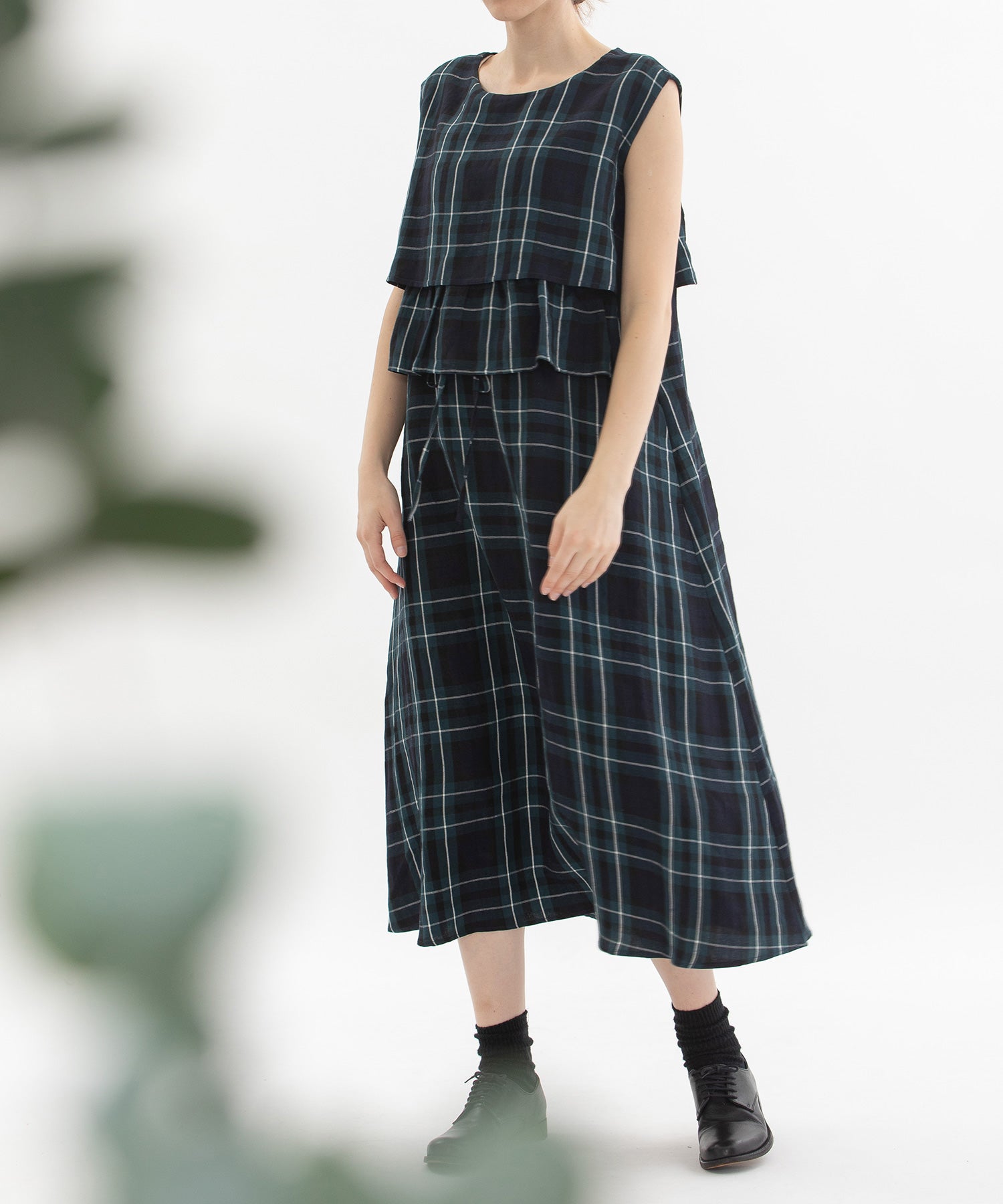 ノップドゥノッド nop de nod リネンレーヨンラッフル2wayノースリーブワンピース （ネイビー） ネイビー