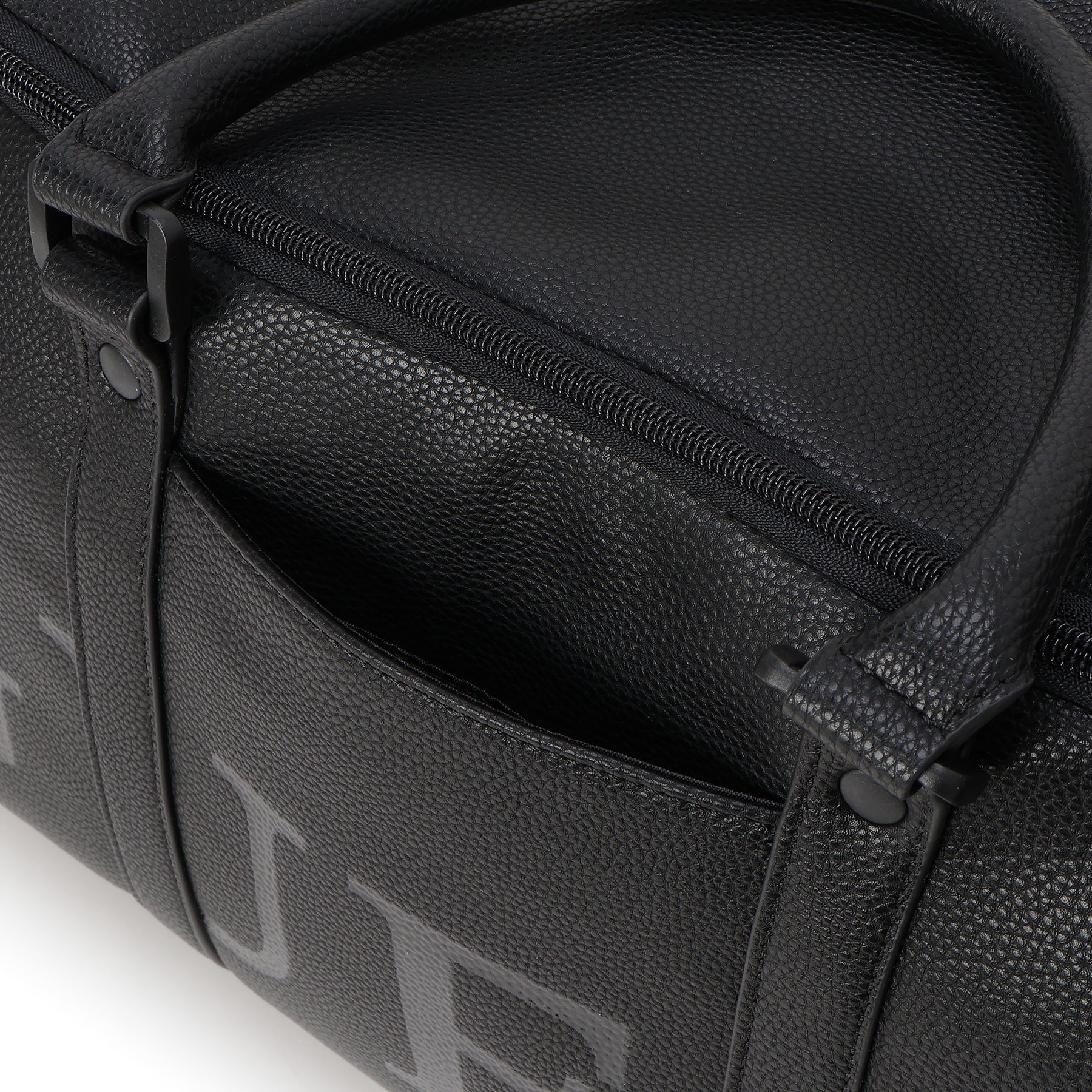 ゲス GUESS AREN Duffle （BLA） BLA