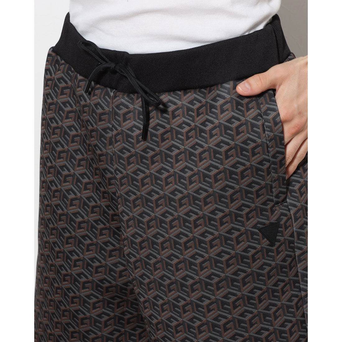 ゲス GUESS Colin Logo Shorts （P15R） ショートパンツ P15R
