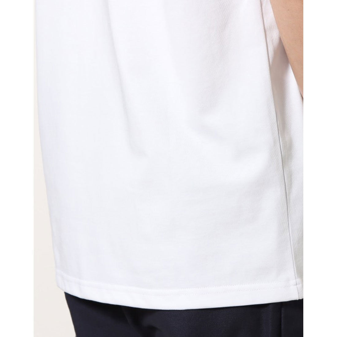 ゲス GUESS Paisley Triangle Tee  Tシャツ