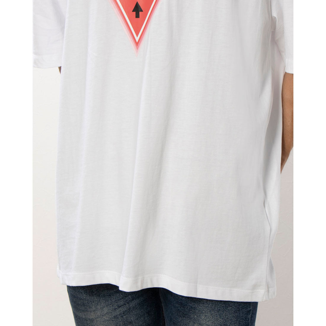 ゲス GUESS GUESS Originals x 88rising Tri Tee