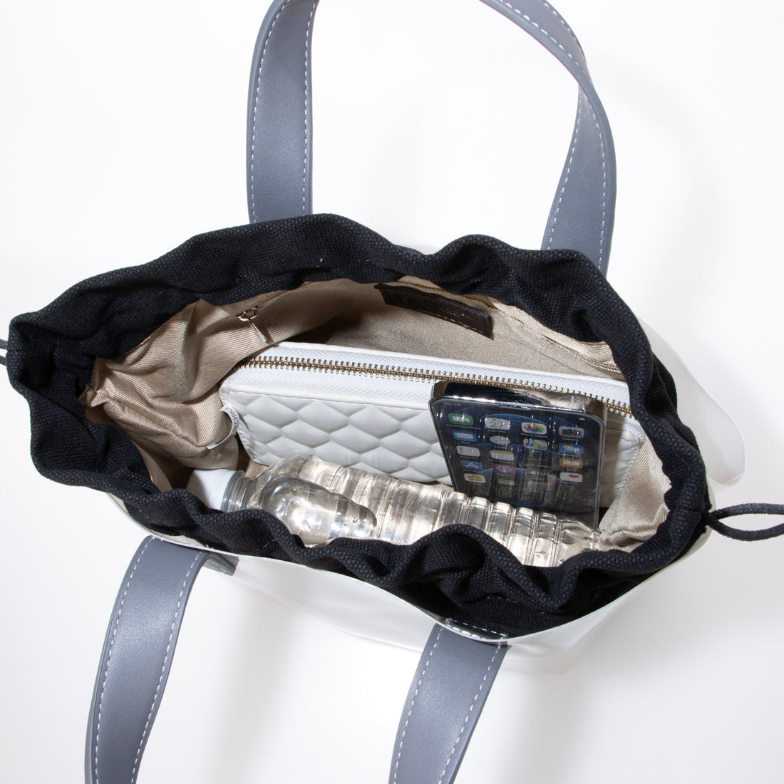 グッシオ GUSCIO PVCバッグ 巾着付き （GRAY） GRAY