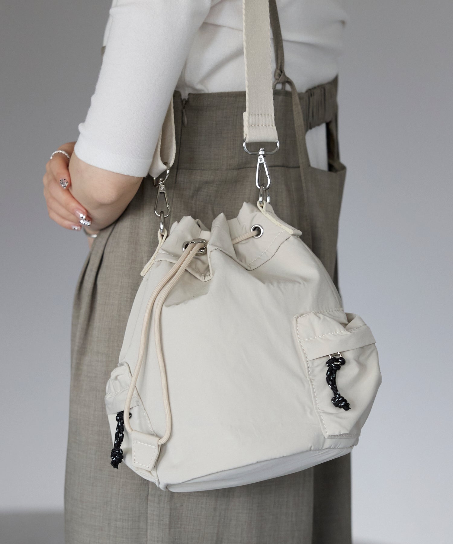 グッシオ GUSCIO アウトポケットショルダーバッグ （IVORY） IVORY