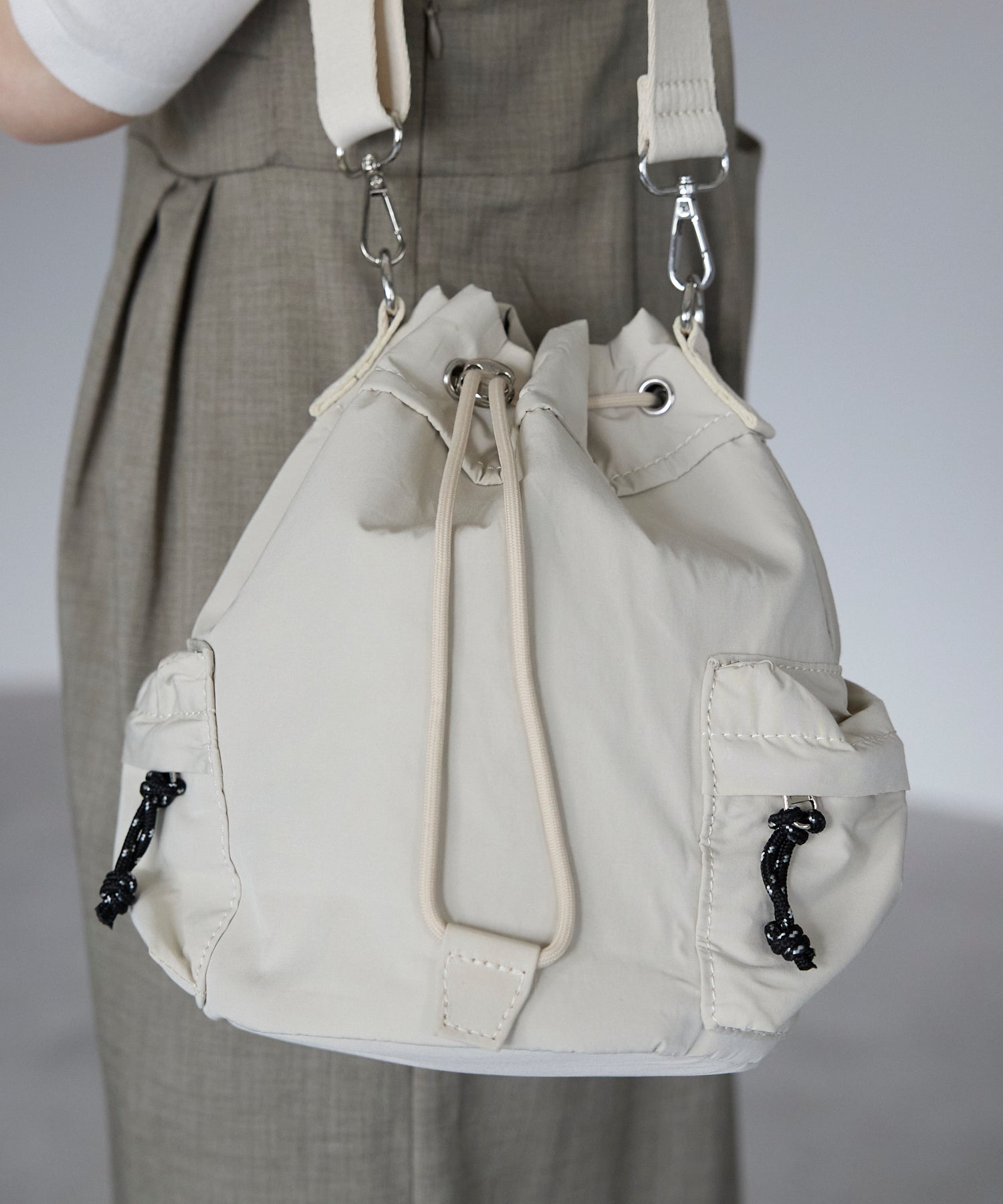 グッシオ GUSCIO アウトポケットショルダーバッグ （IVORY） IVORY