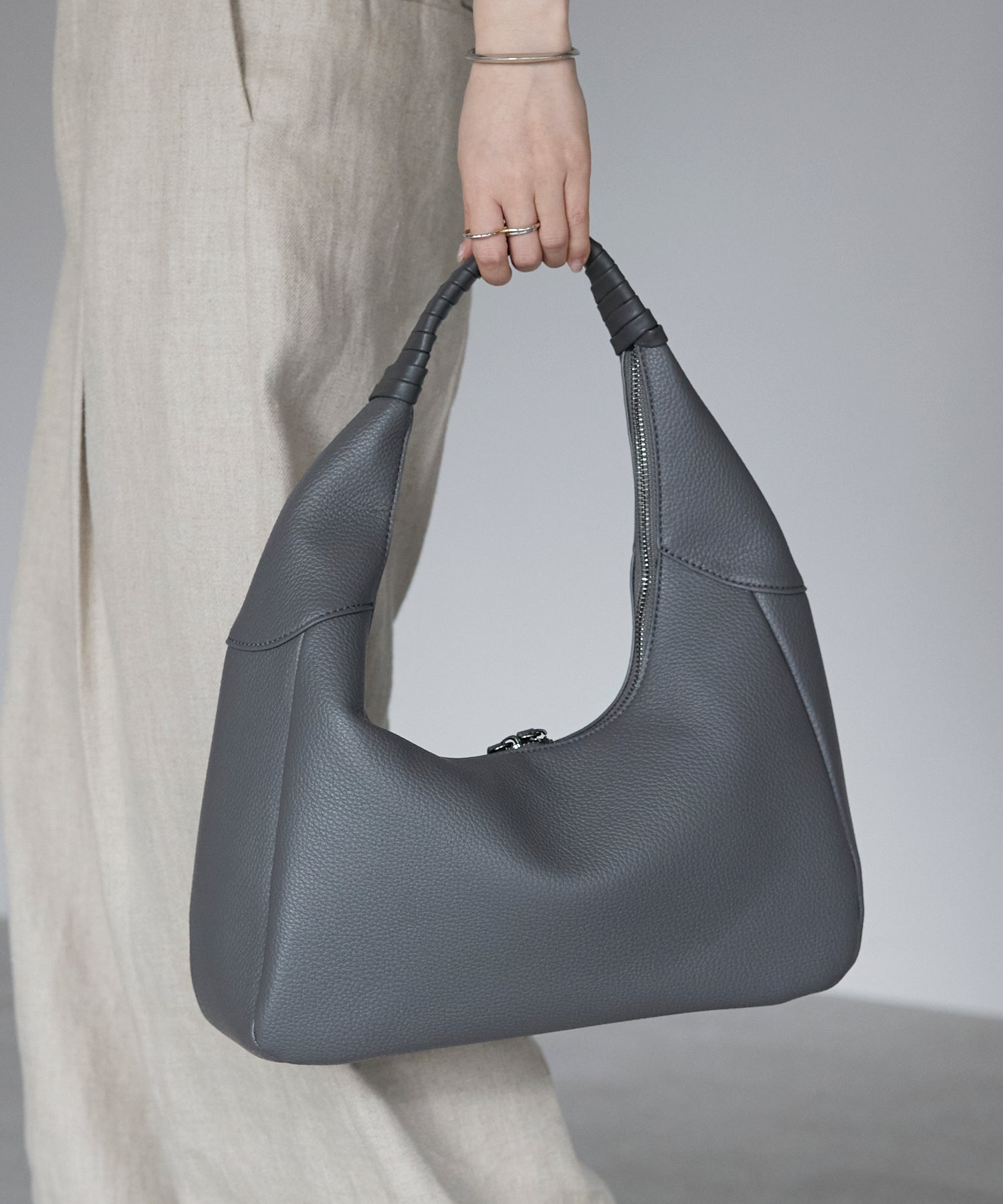 グッシオ GUSCIO ワンショルダートートバッグ （D.GRAY） D.GRAY