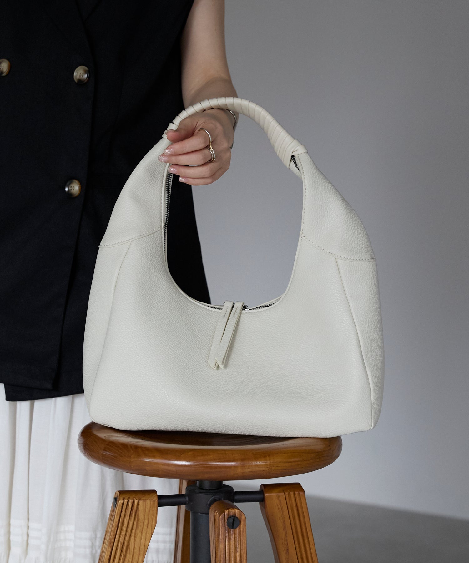 グッシオ GUSCIO ワンショルダートートバッグ （IVORY） IVORY