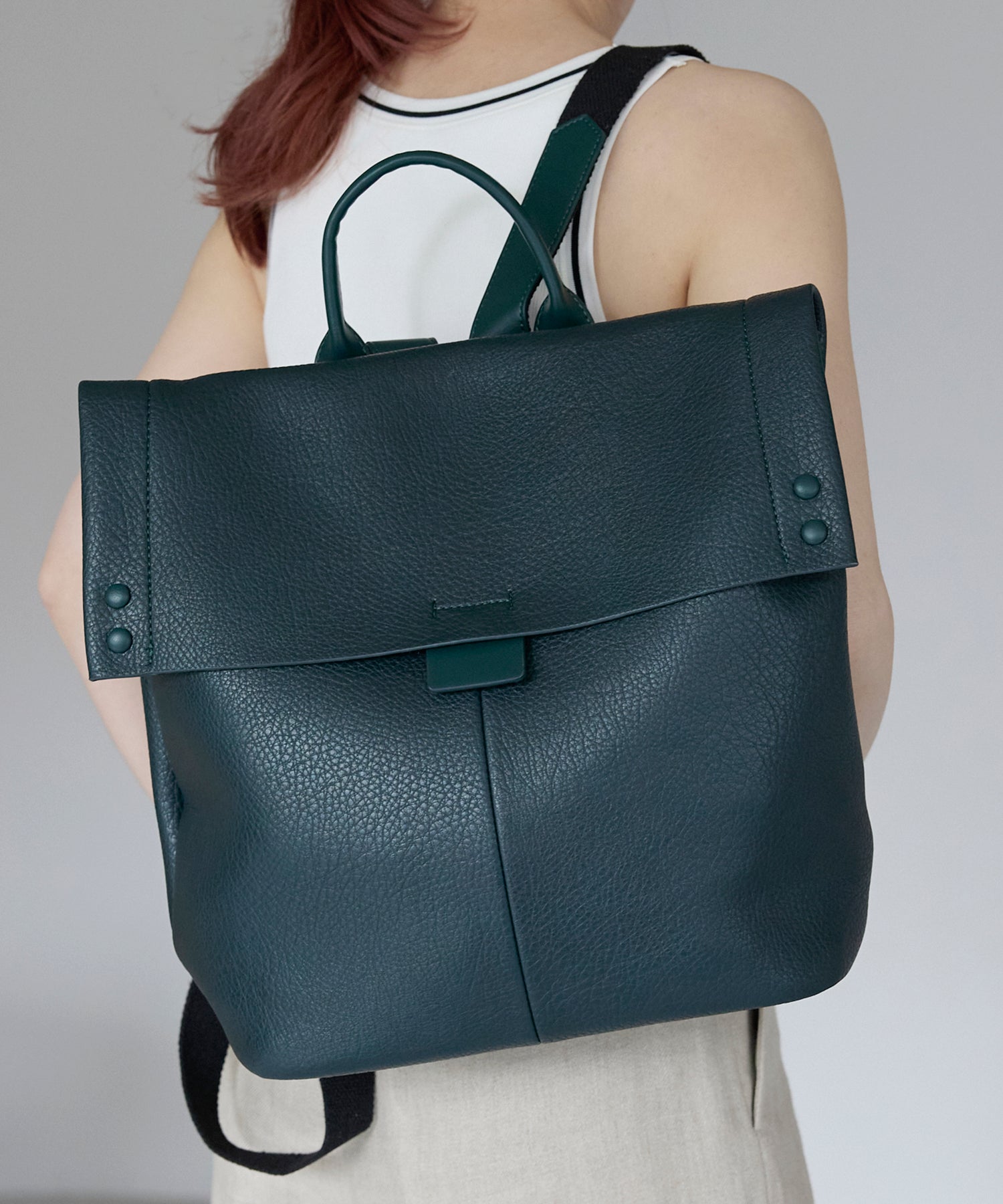 グッシオ GUSCIO PUレザーかぶせリュック 横型 （D.GREEN） D.GREEN