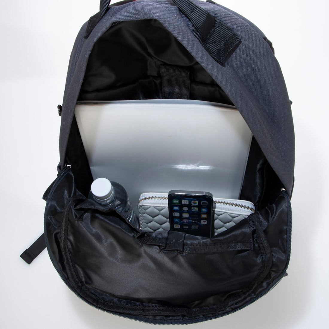 グッシオ GUSCIO ナイロンバックパック （BLACK） BLACK