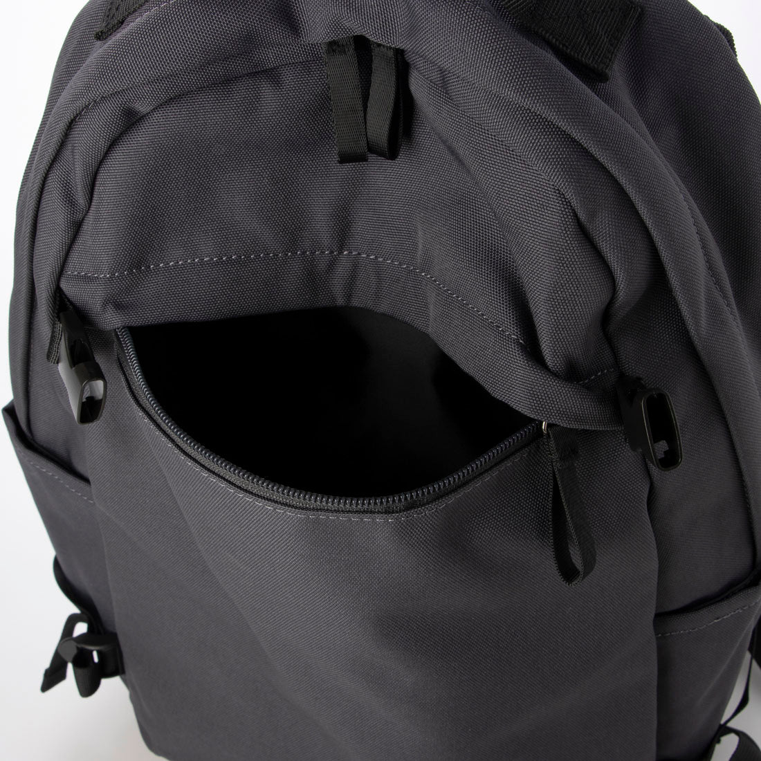 グッシオ GUSCIO ナイロンバックパック （BLACK） BLACK