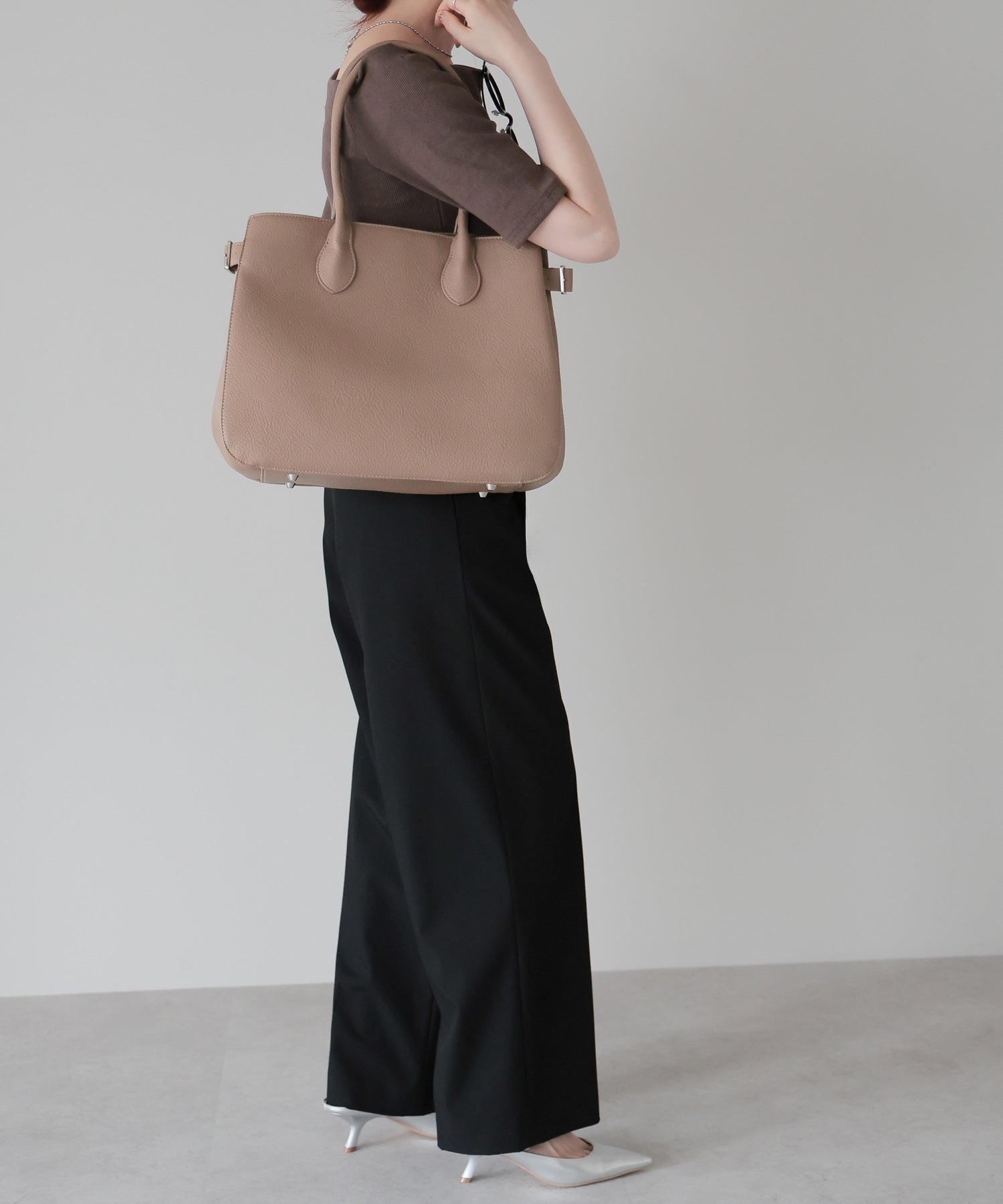 グッシオ GUSCIO サイドベルトトートバッグ （BEIGE） BEIGE